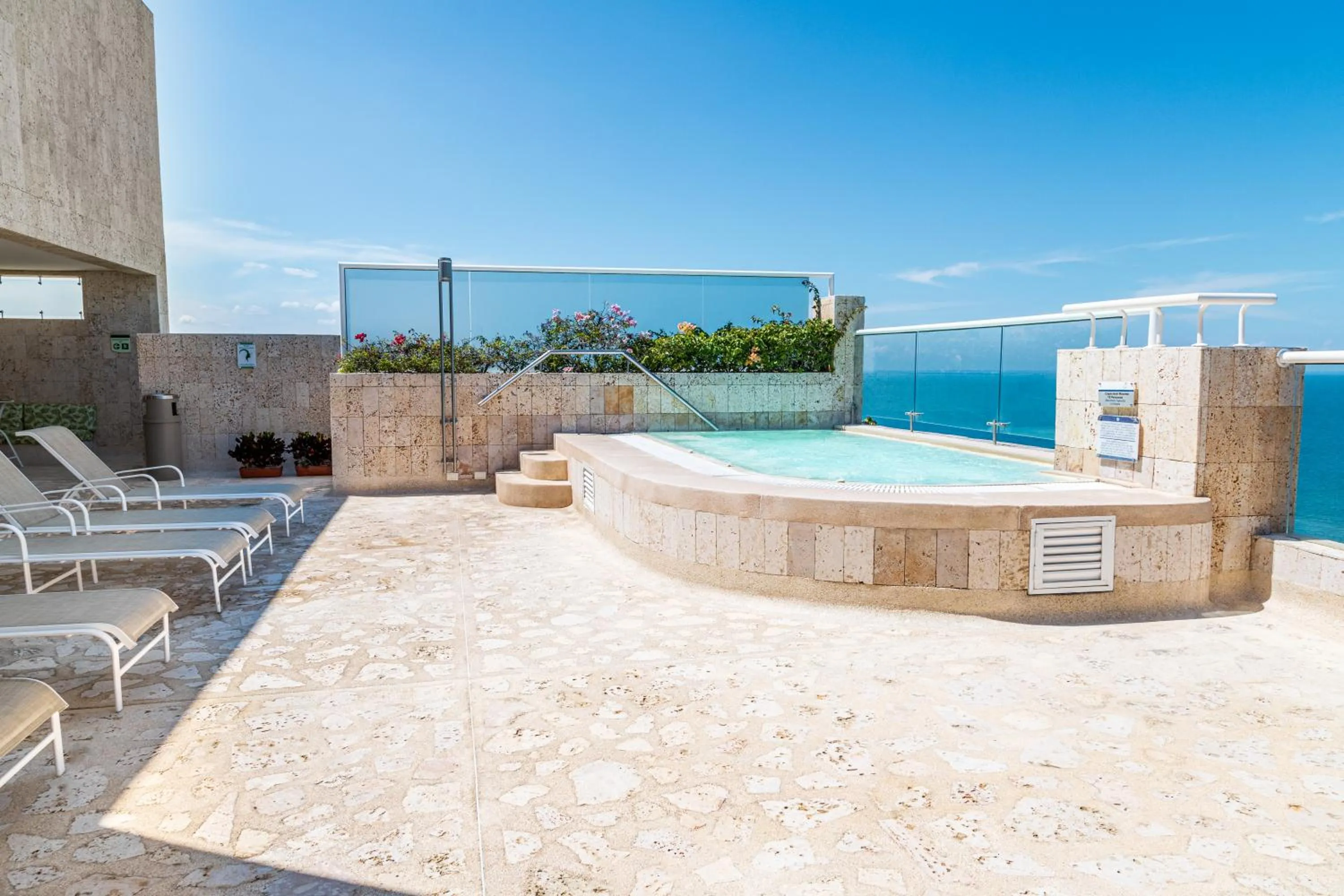 Day in Hotel Irotama del Mar