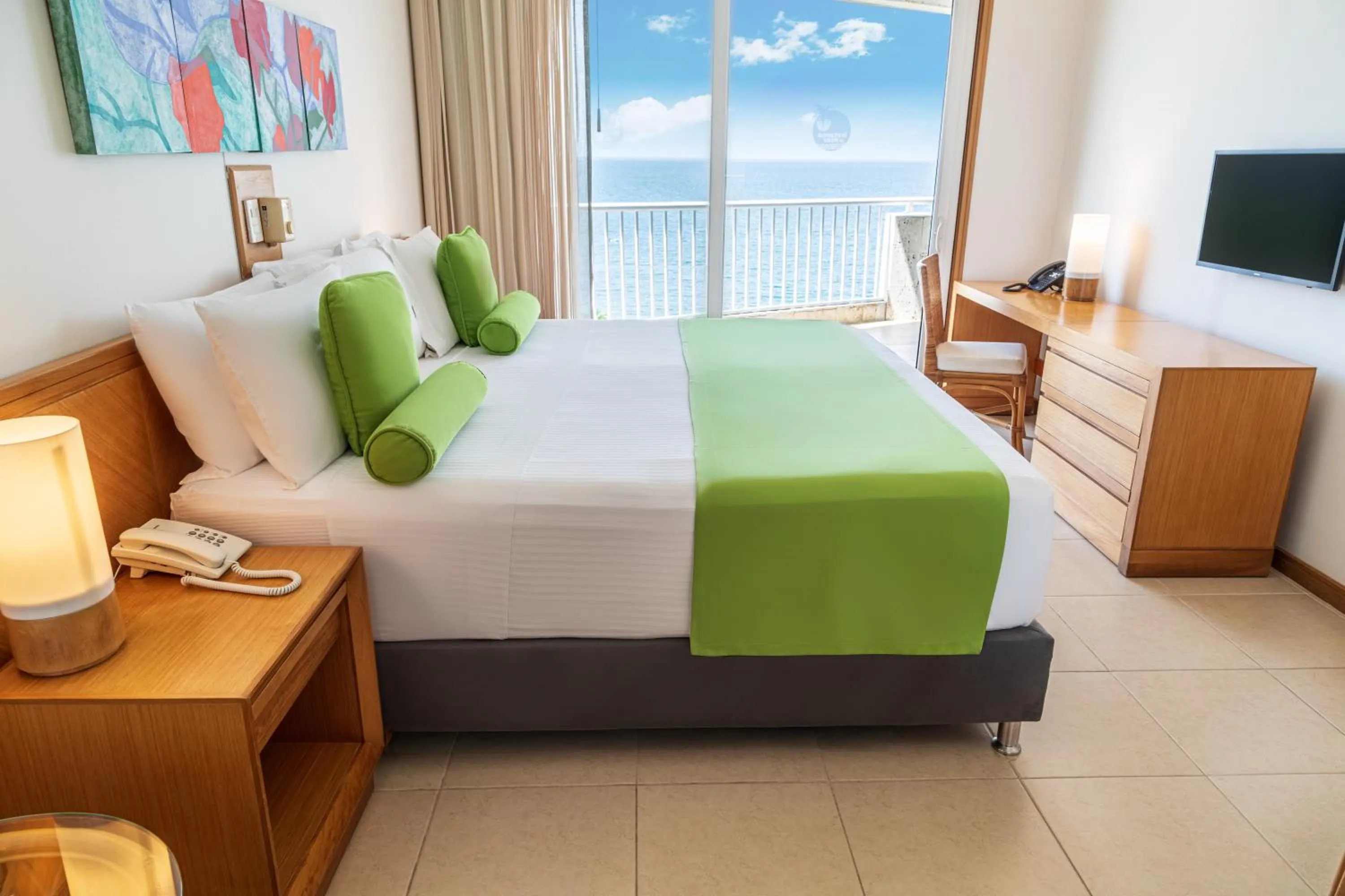 Bed in Hotel Irotama del Mar