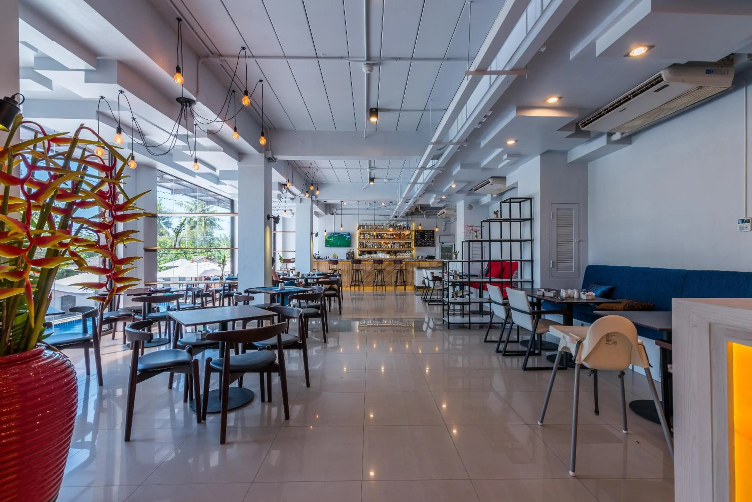 Restaurant/places to eat in Maikhao Hotel, Phuket