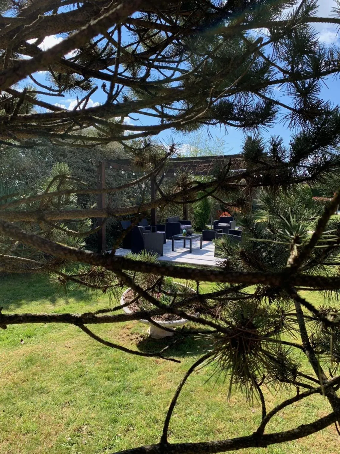 Garden view in Hôtel Le Clos Badan