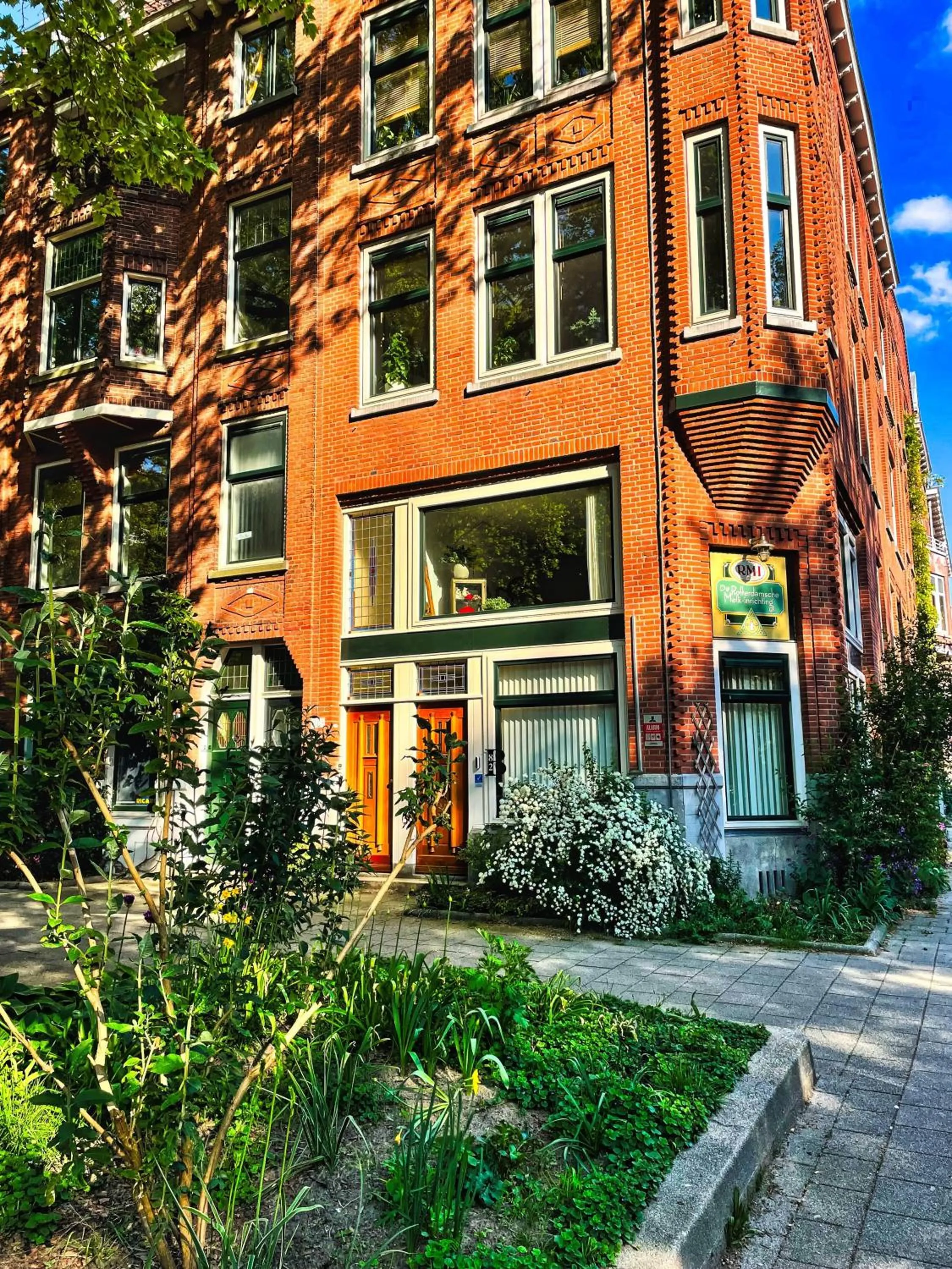 Property building in Bed and Breakfast Rotterdam