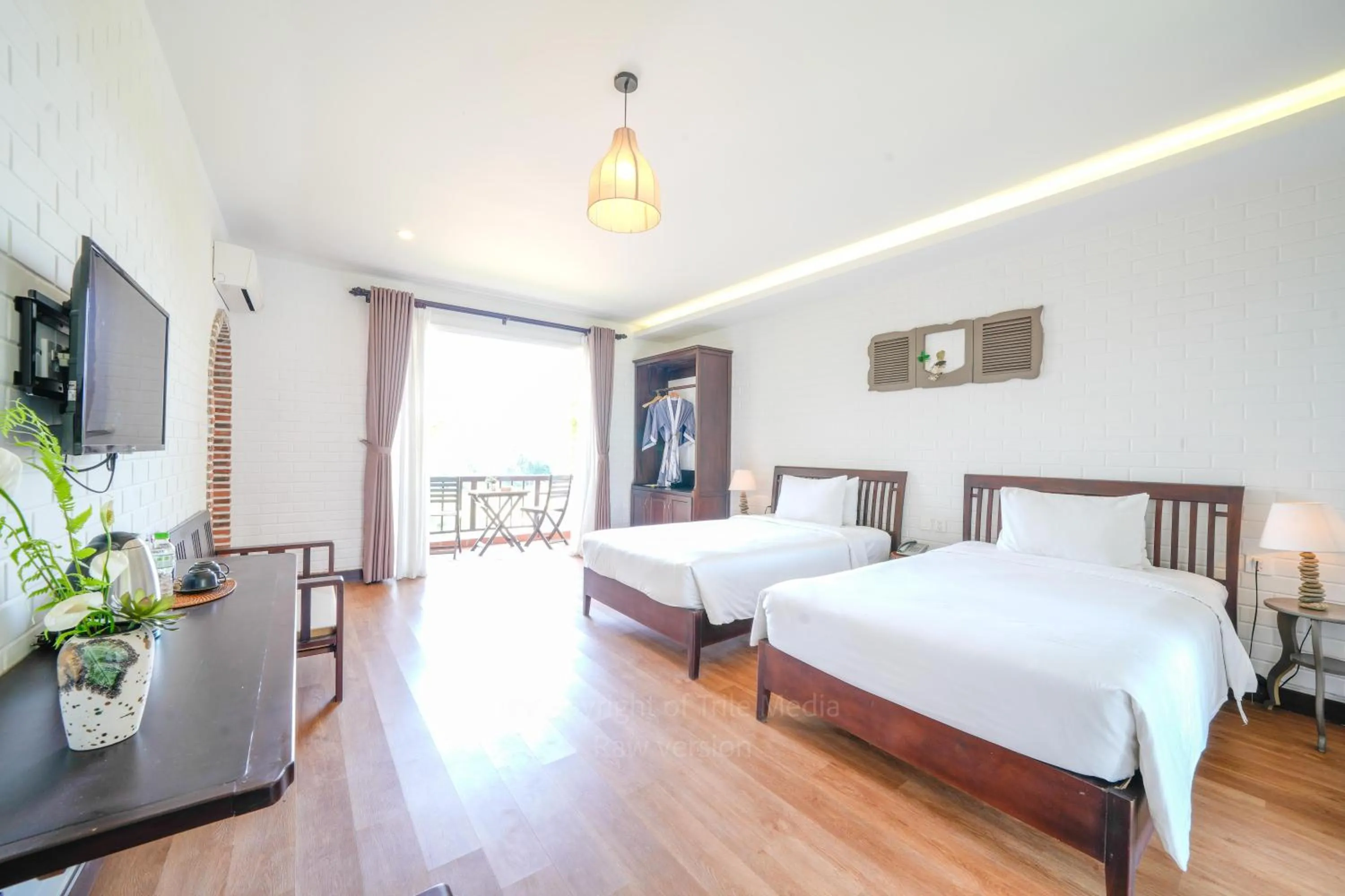 Bedroom, Bed in Blooms Boutique Village