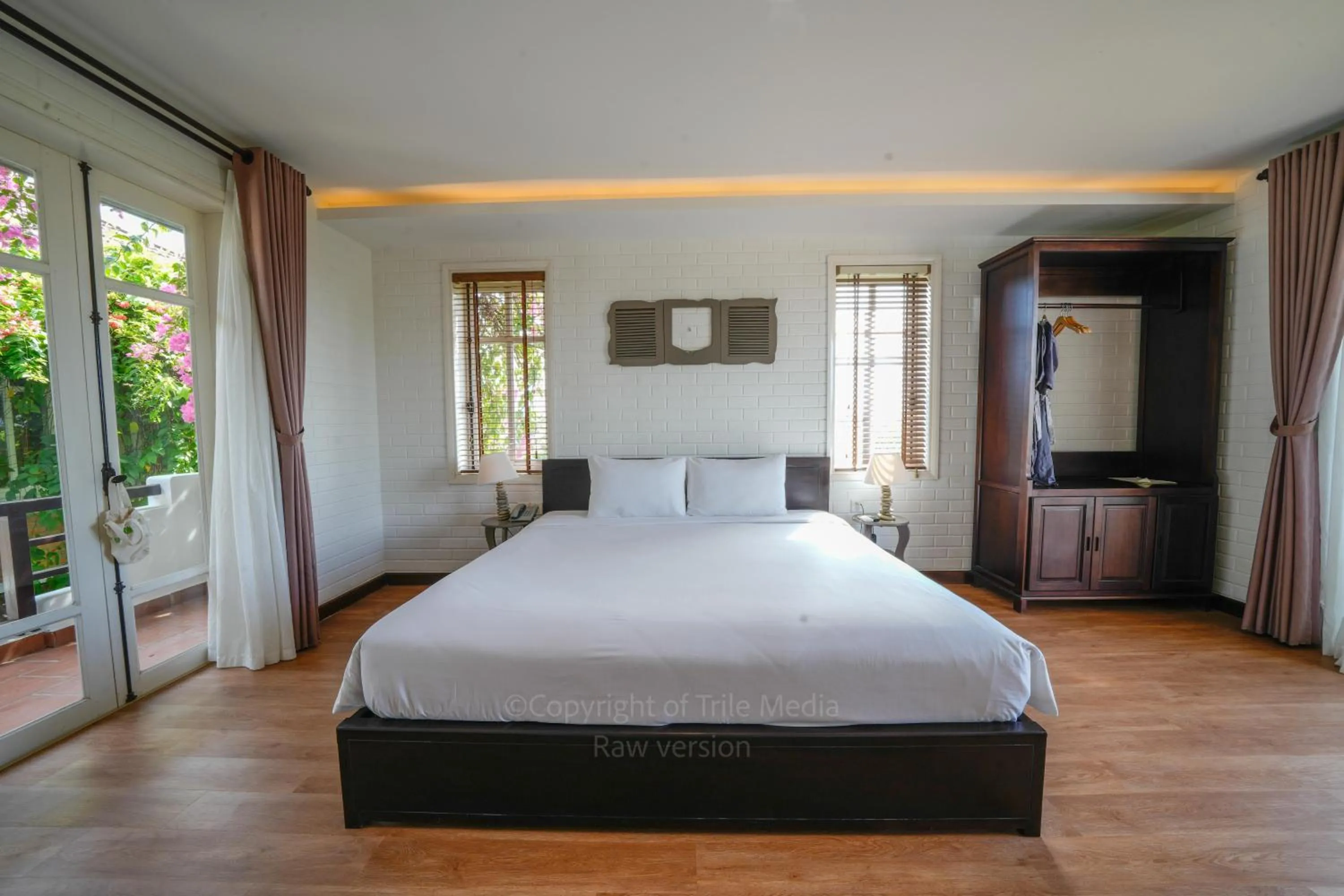 Bedroom, Bed in Blooms Boutique Village