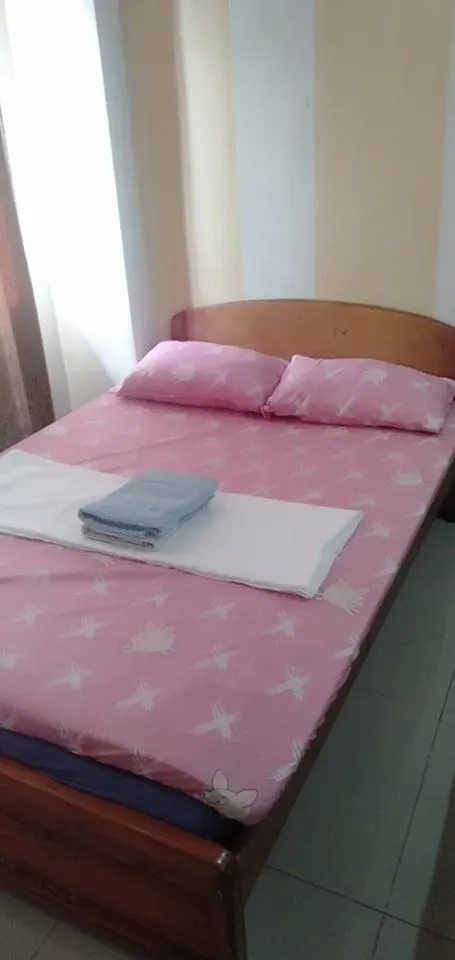 Bed in EKONUMI ROOMS at Moonwalk Paranaque
