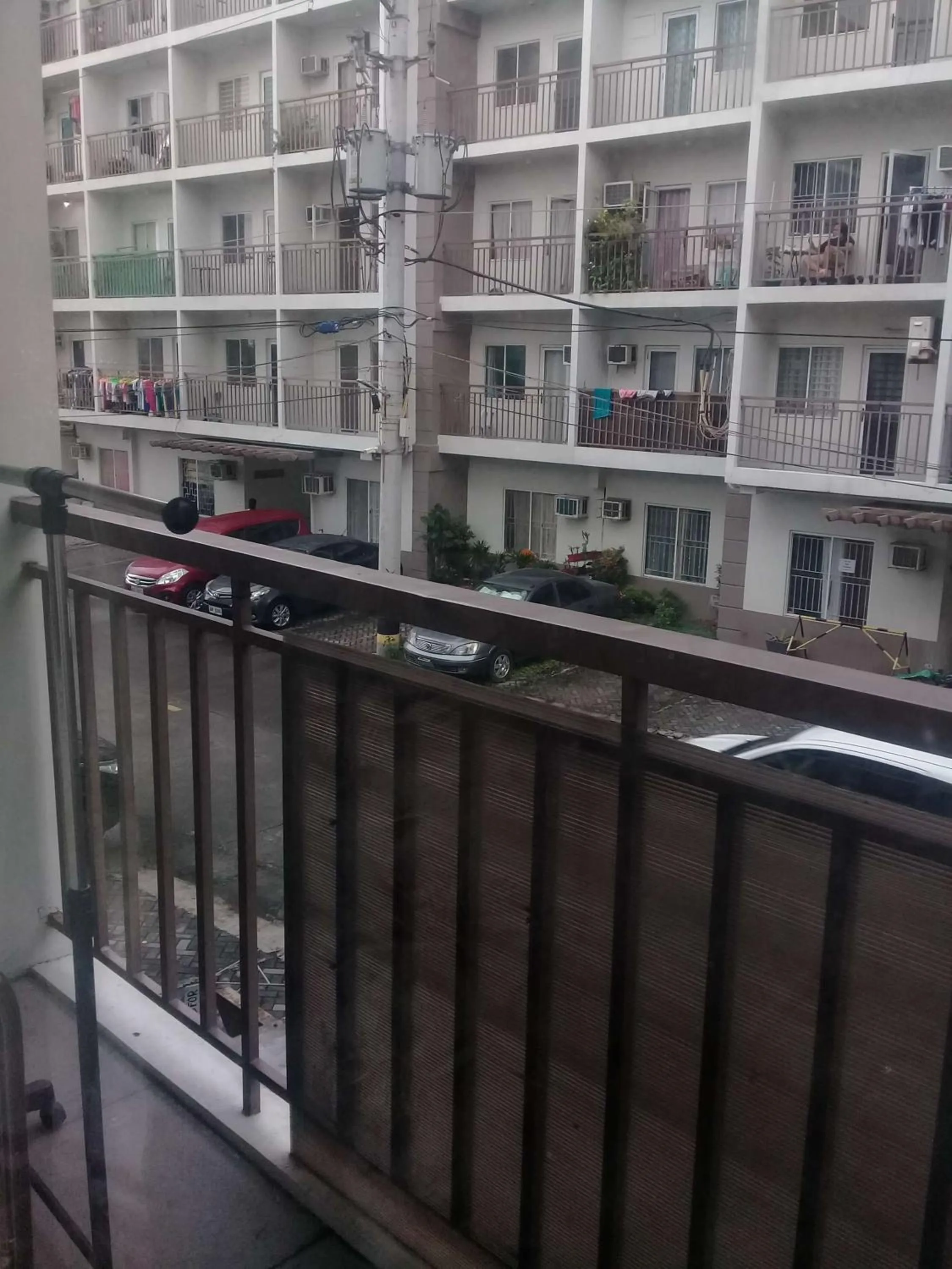 EKONUMI ROOMS at Moonwalk Paranaque