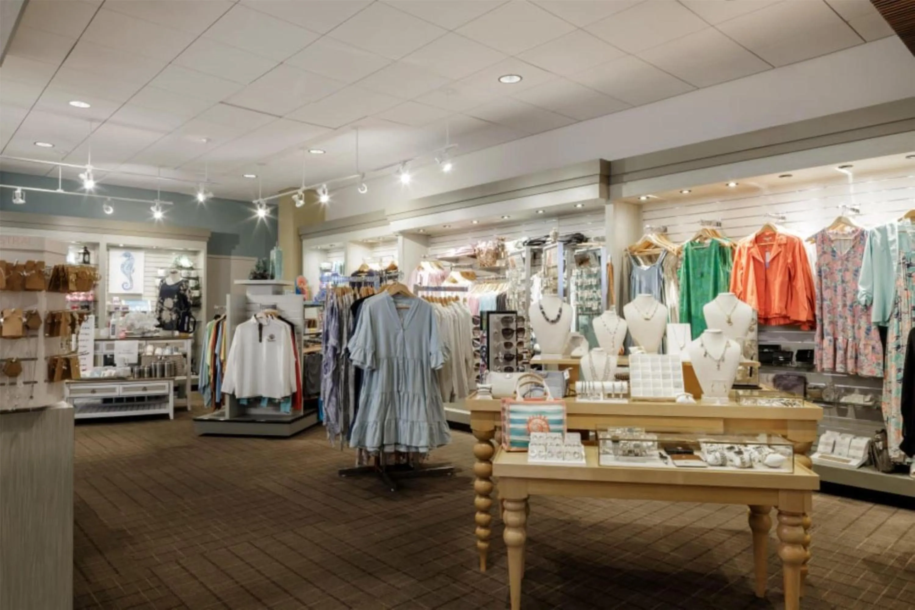 On-site shops in Embassy Suites by Hilton Myrtle Beach Oceanfront Resort