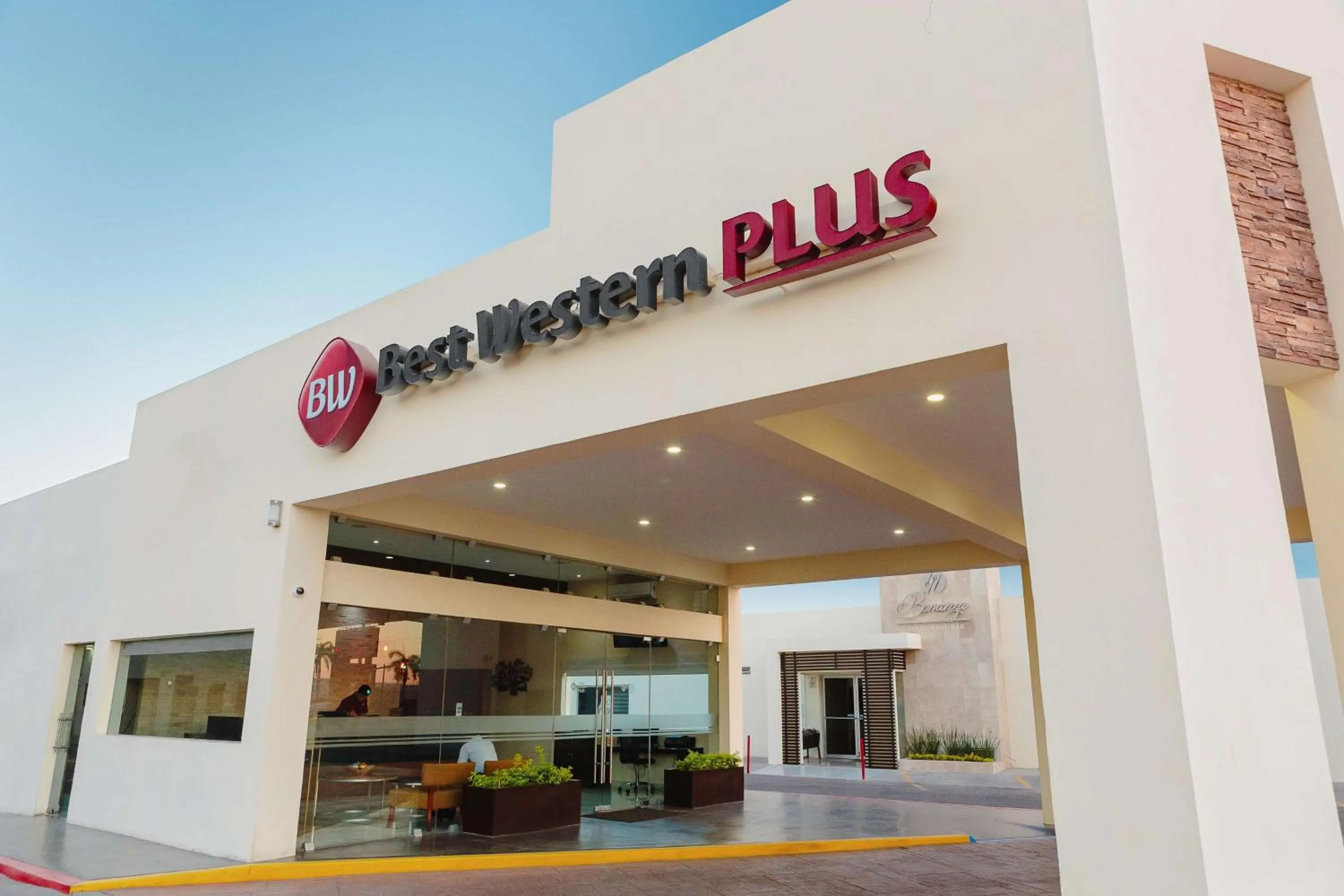 Property building in Best Western Plus San Jorge