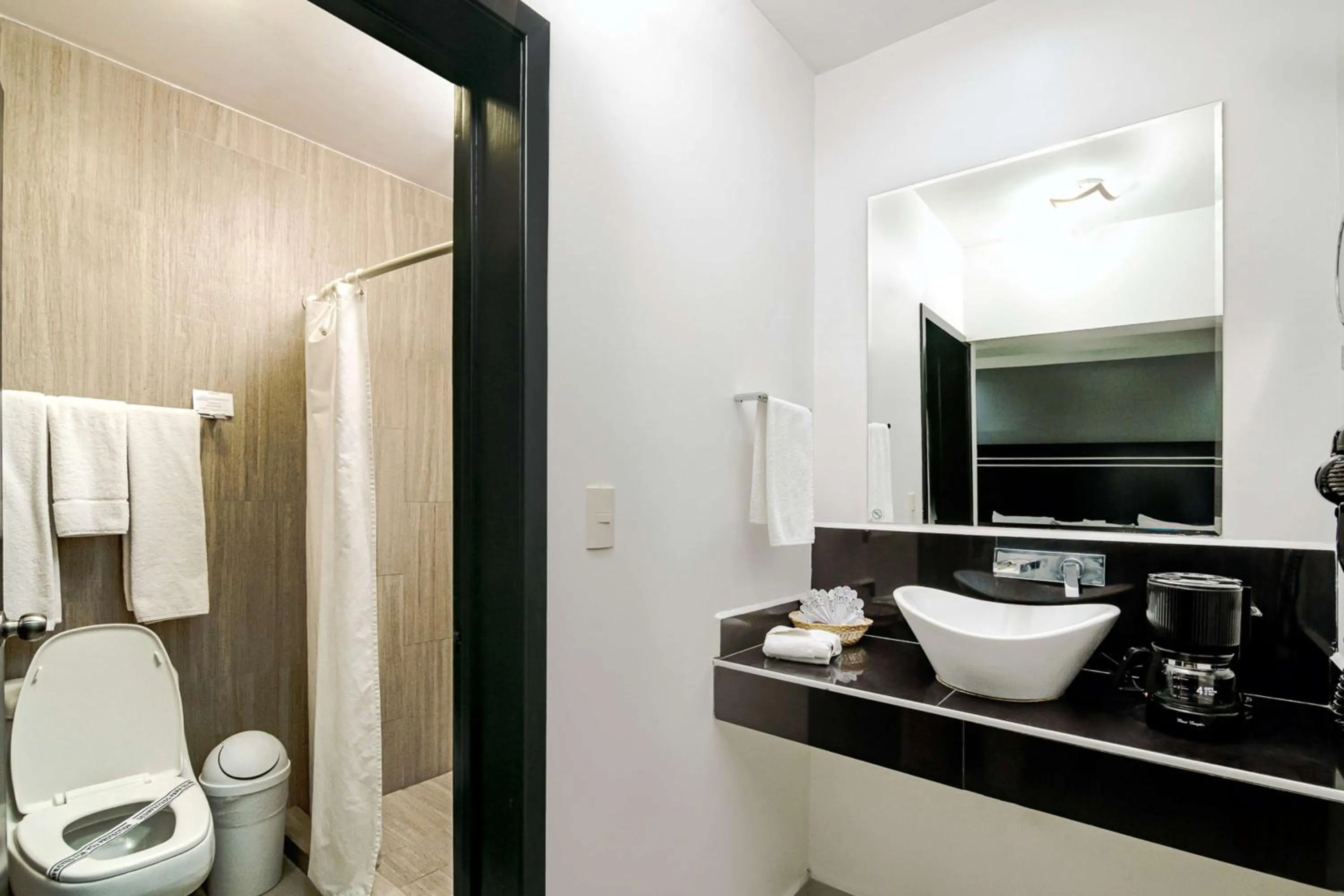 Bathroom in Best Western Plus San Jorge