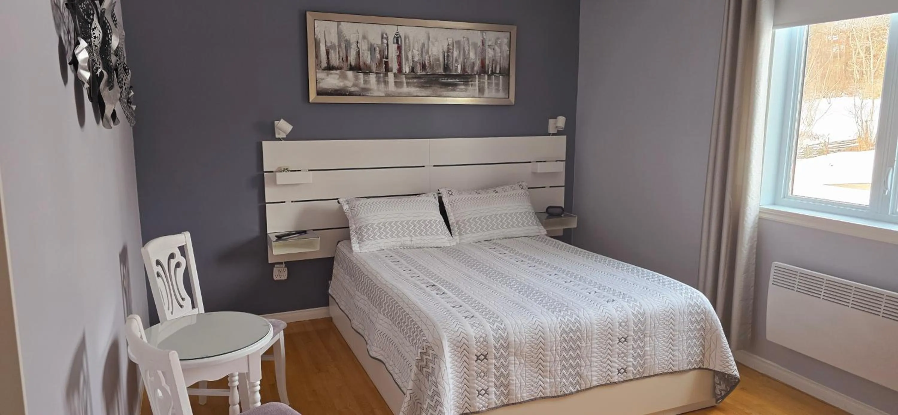 Bedroom, Bed in Auberge Fleurs de Lune