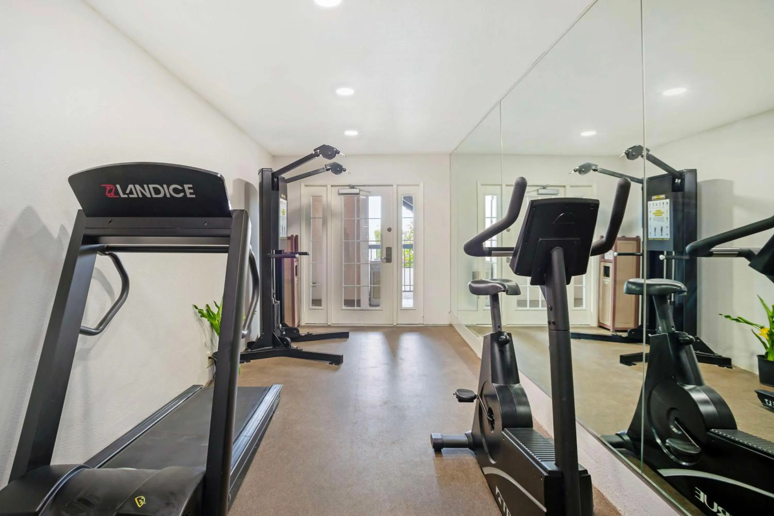 Fitness centre/facilities in Best Western Inn