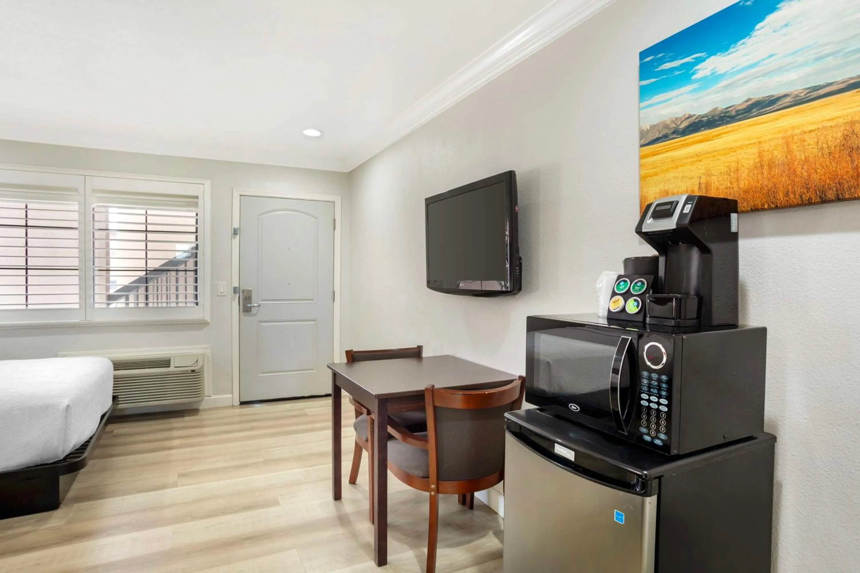 Other, Bed in Best Western Inn