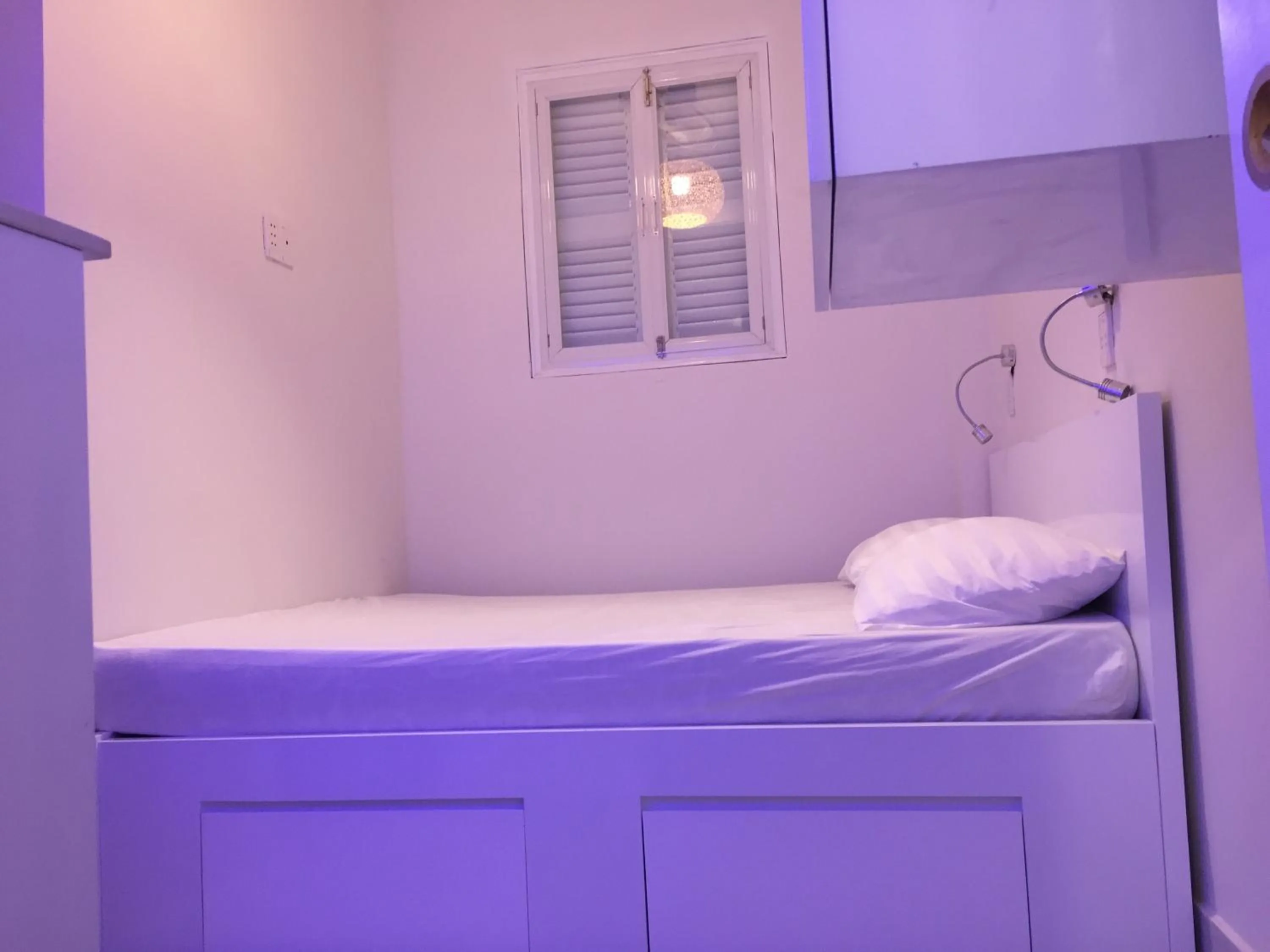 Bed in An Nam Corner - Sky