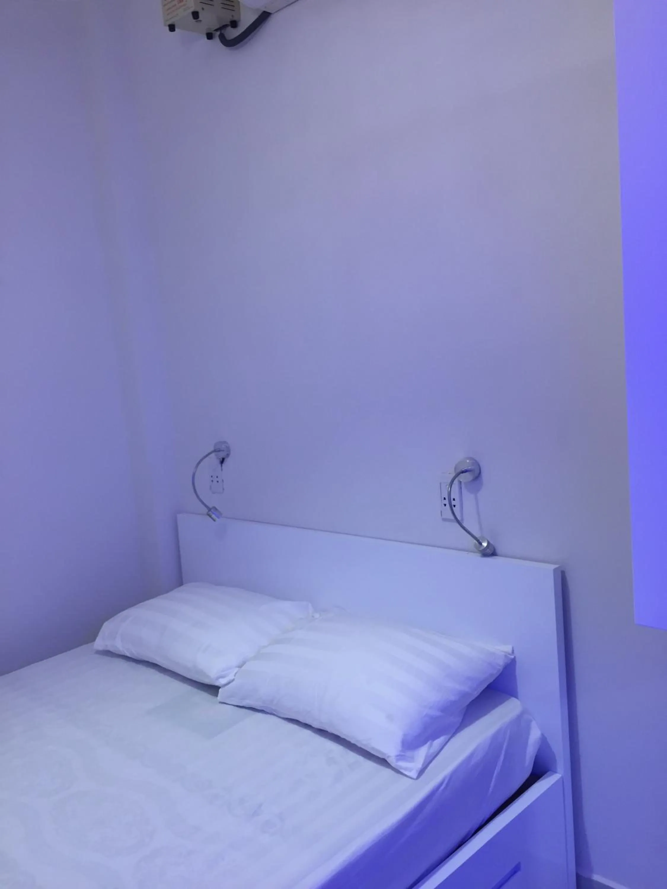 Bed in An Nam Corner - Sky