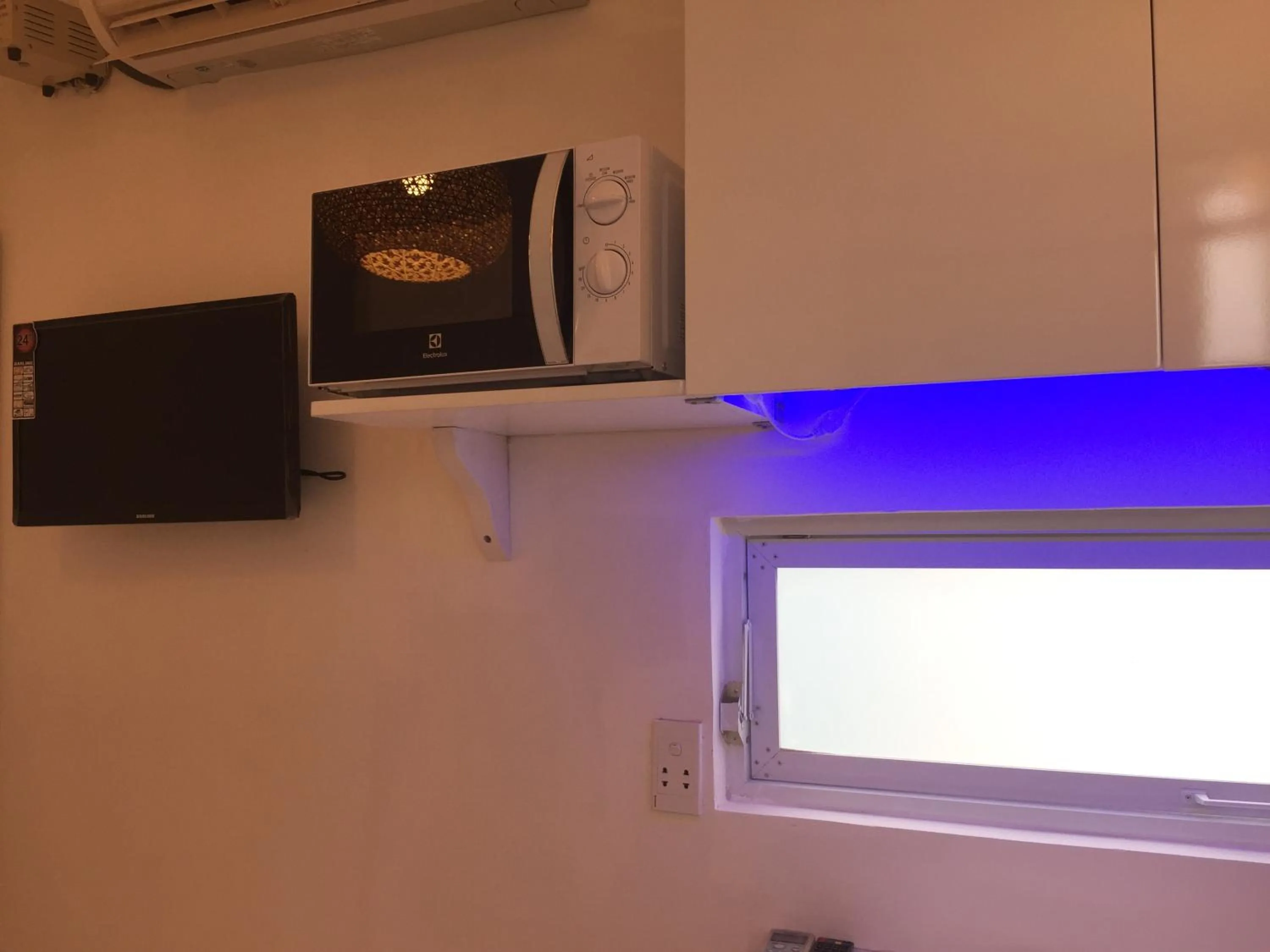 TV and multimedia in An Nam Corner - Sky