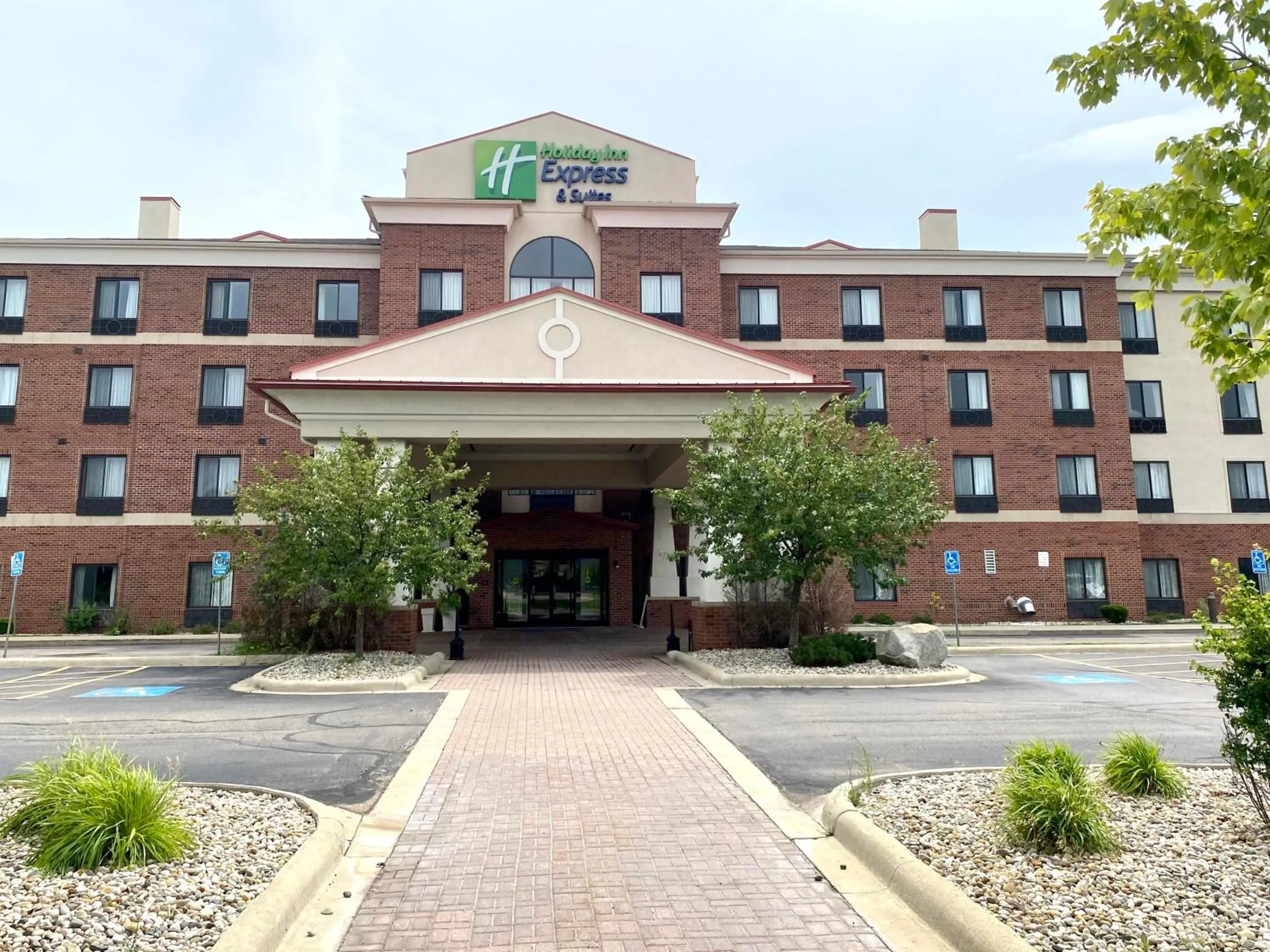 Holiday Inn Express and Suites Detroit North-Troy by IHG
