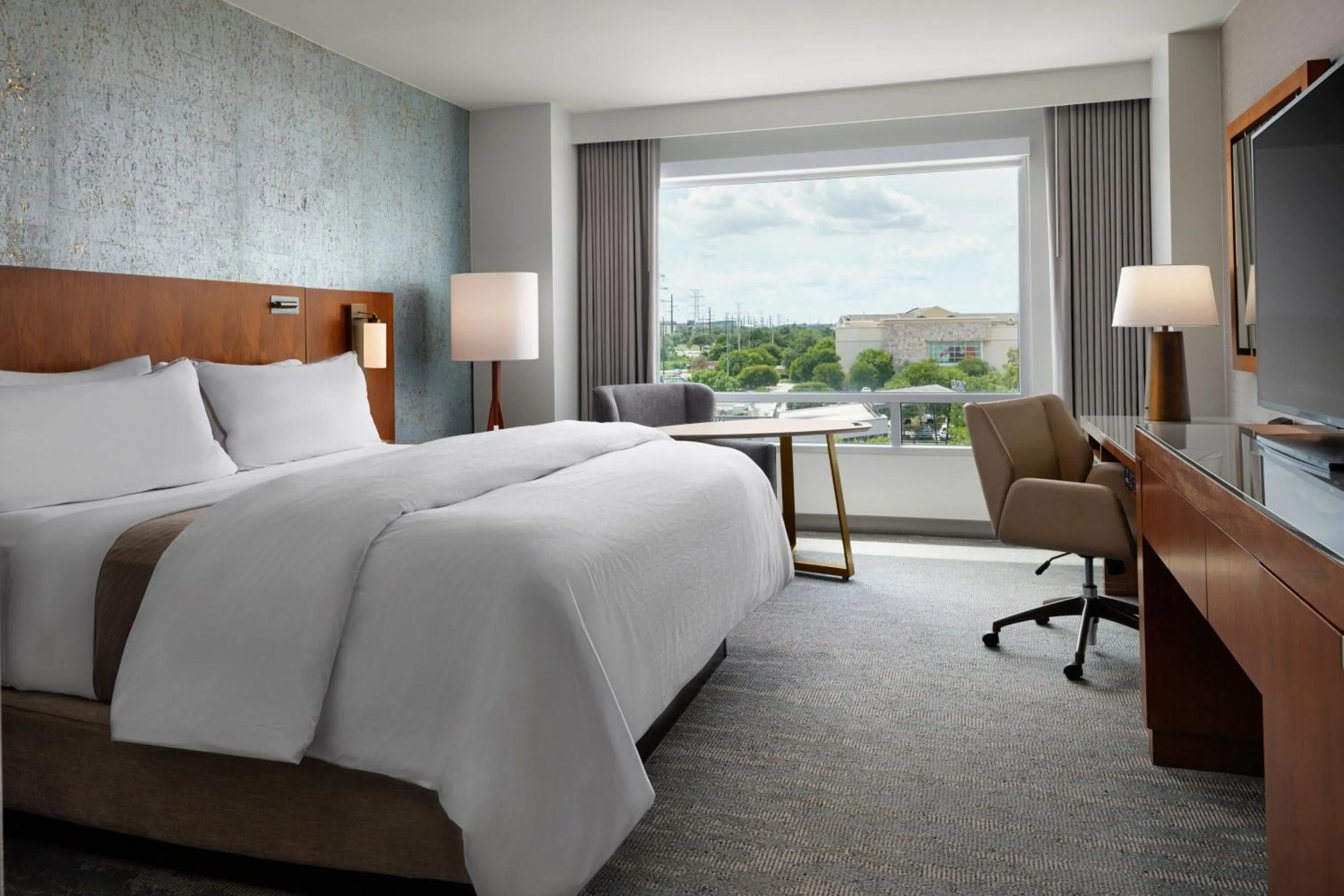 Photo of the whole room, Bed in The Westin Austin at The Domain