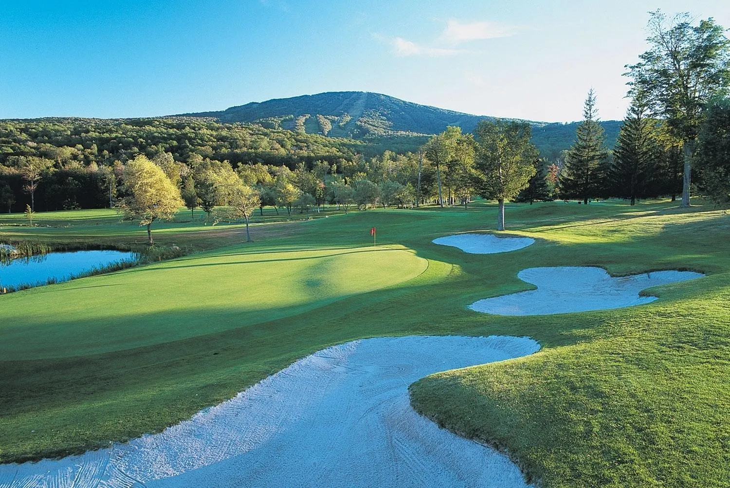 Golfcourse in The Black Bear Lodge at Stratton Mountain Resort