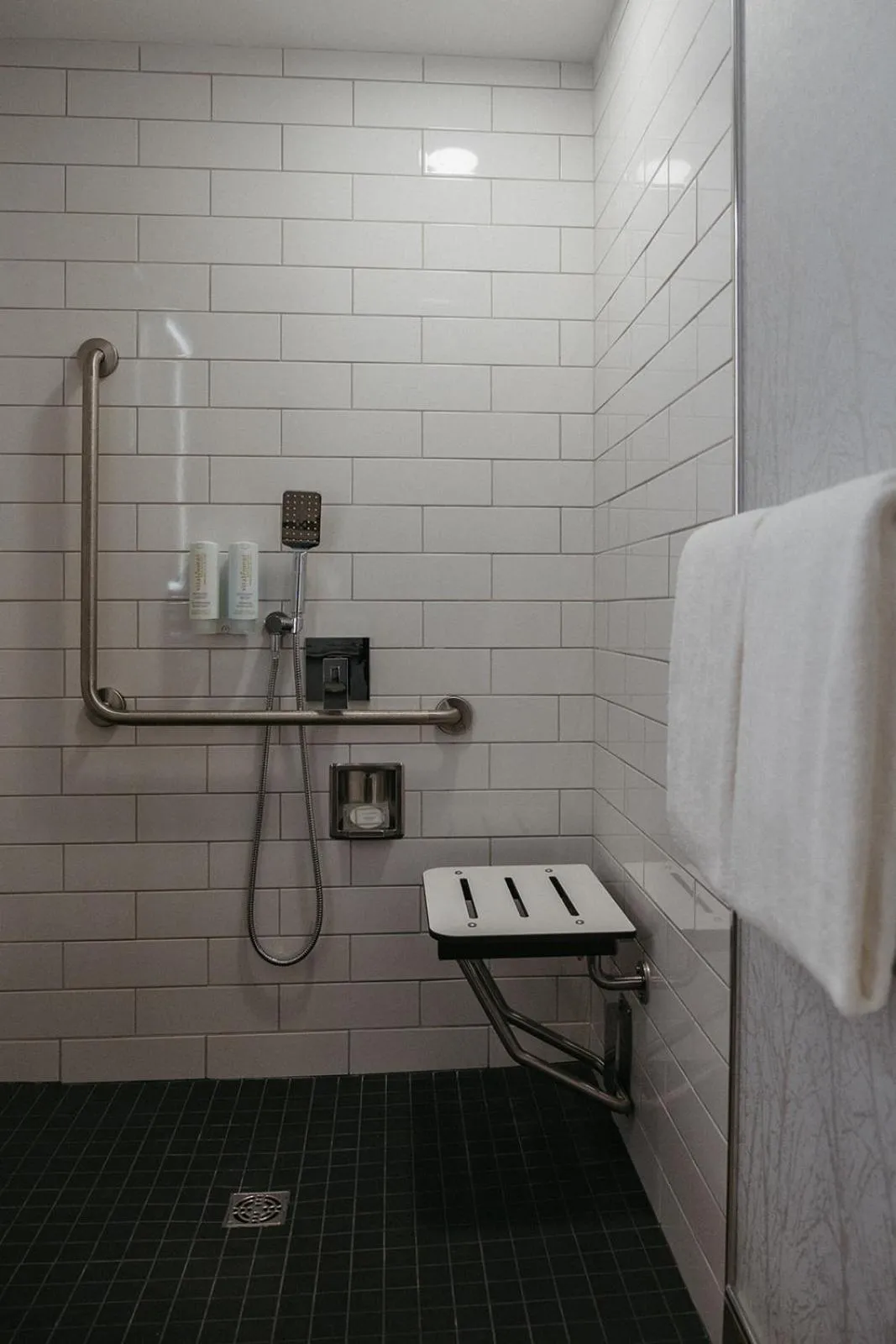 Clarion Lakeside Inn & Conference Centre