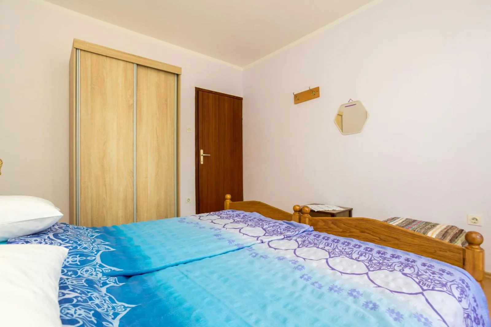 Bed in Apartments Filosevic by El-Pi Tours