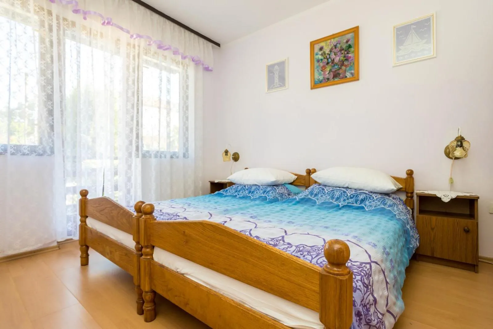 Bed in Apartments Filosevic by El-Pi Tours
