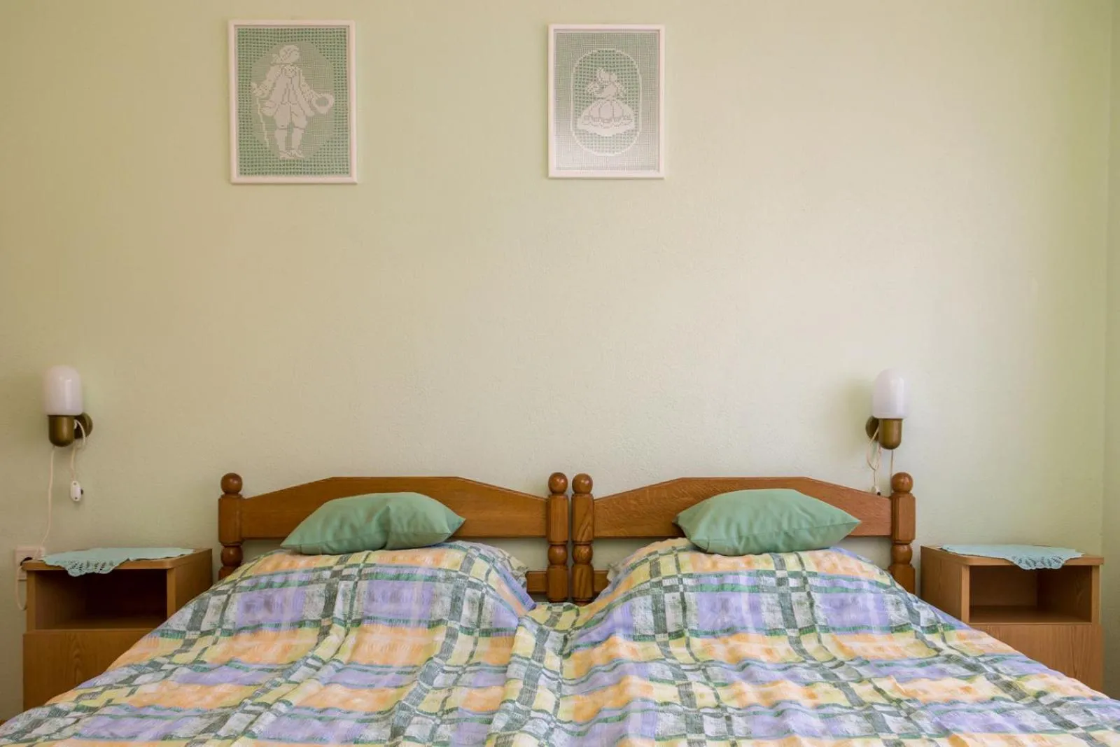 Bed in Apartments Filosevic by El-Pi Tours