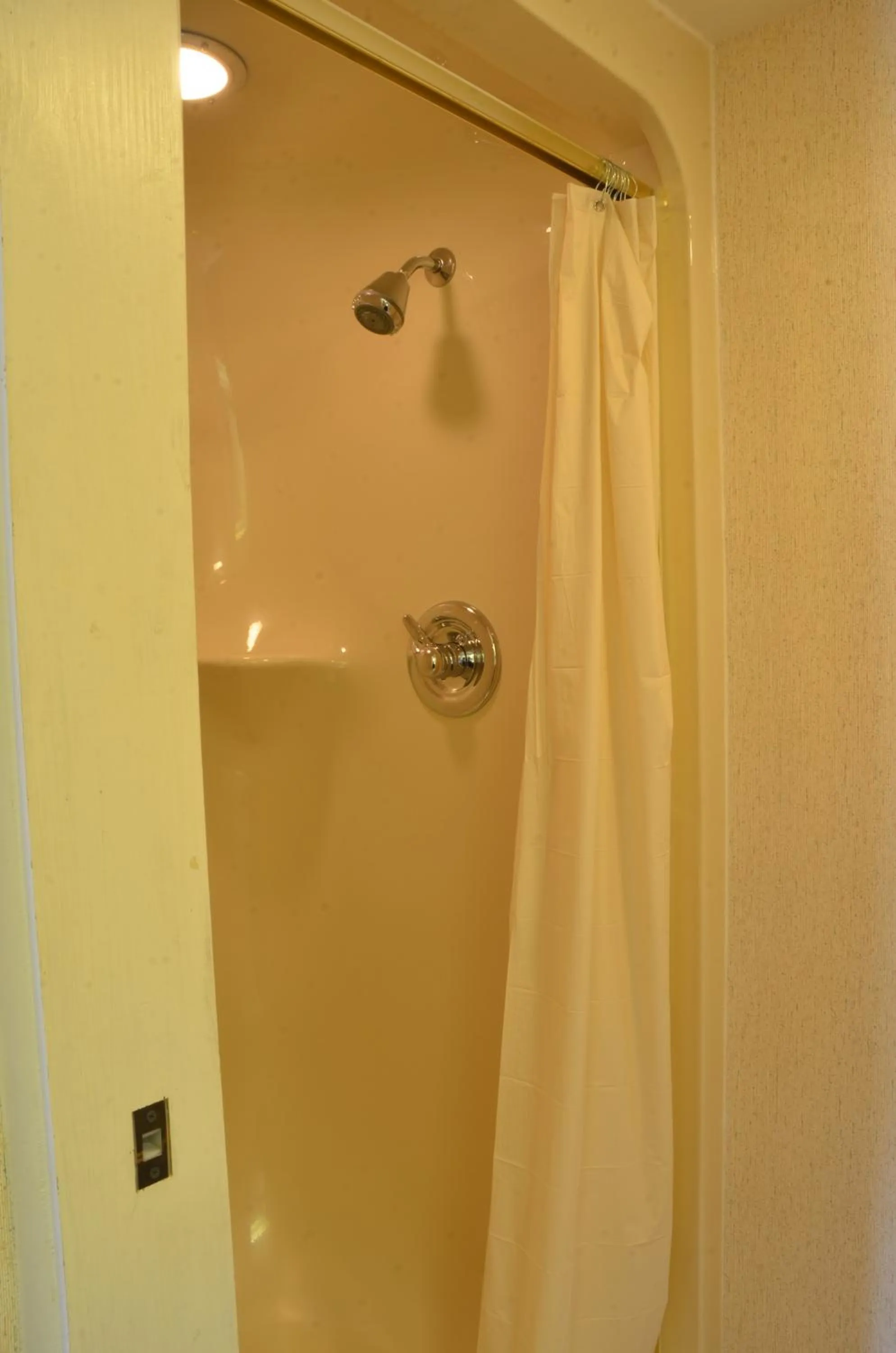 Shower in Smoky Mountain Inn & Suites