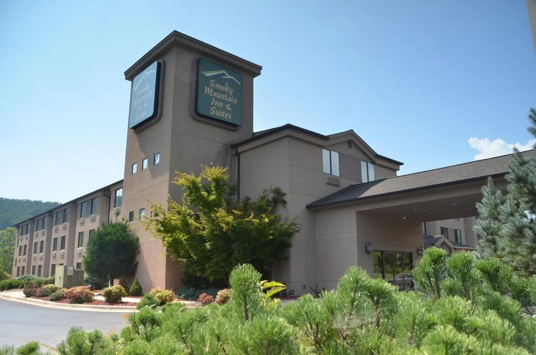 Facade/entrance in Smoky Mountain Inn & Suites