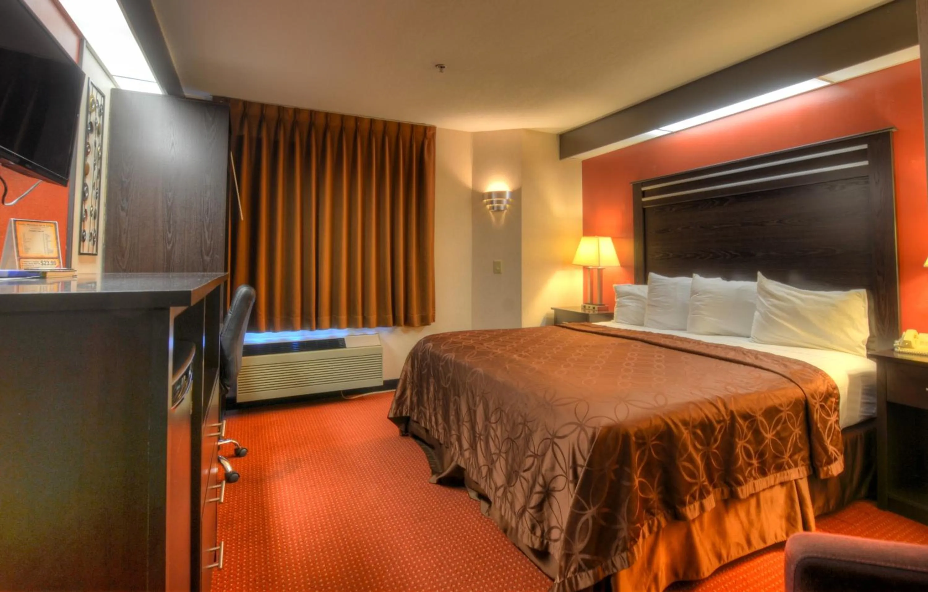 Bed in Smoky Mountain Inn & Suites