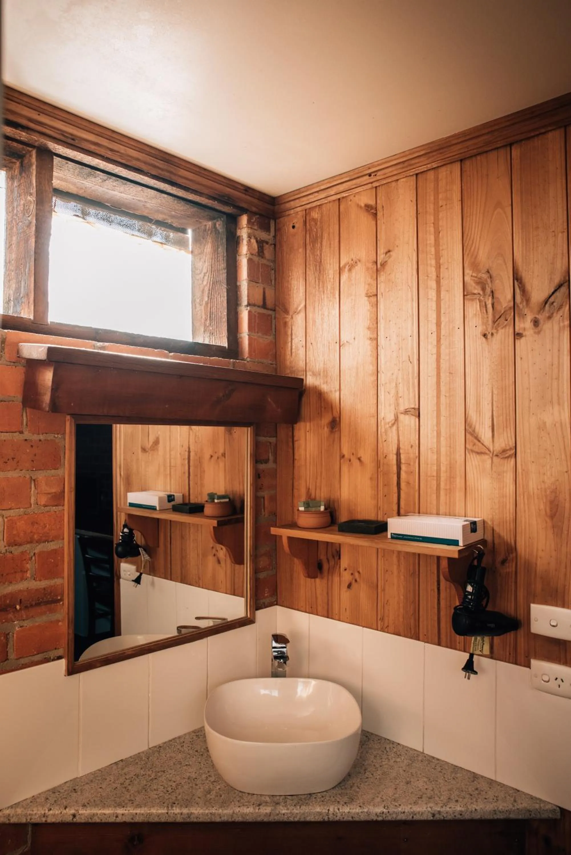 Bathroom in Diamond House Motor Inn
