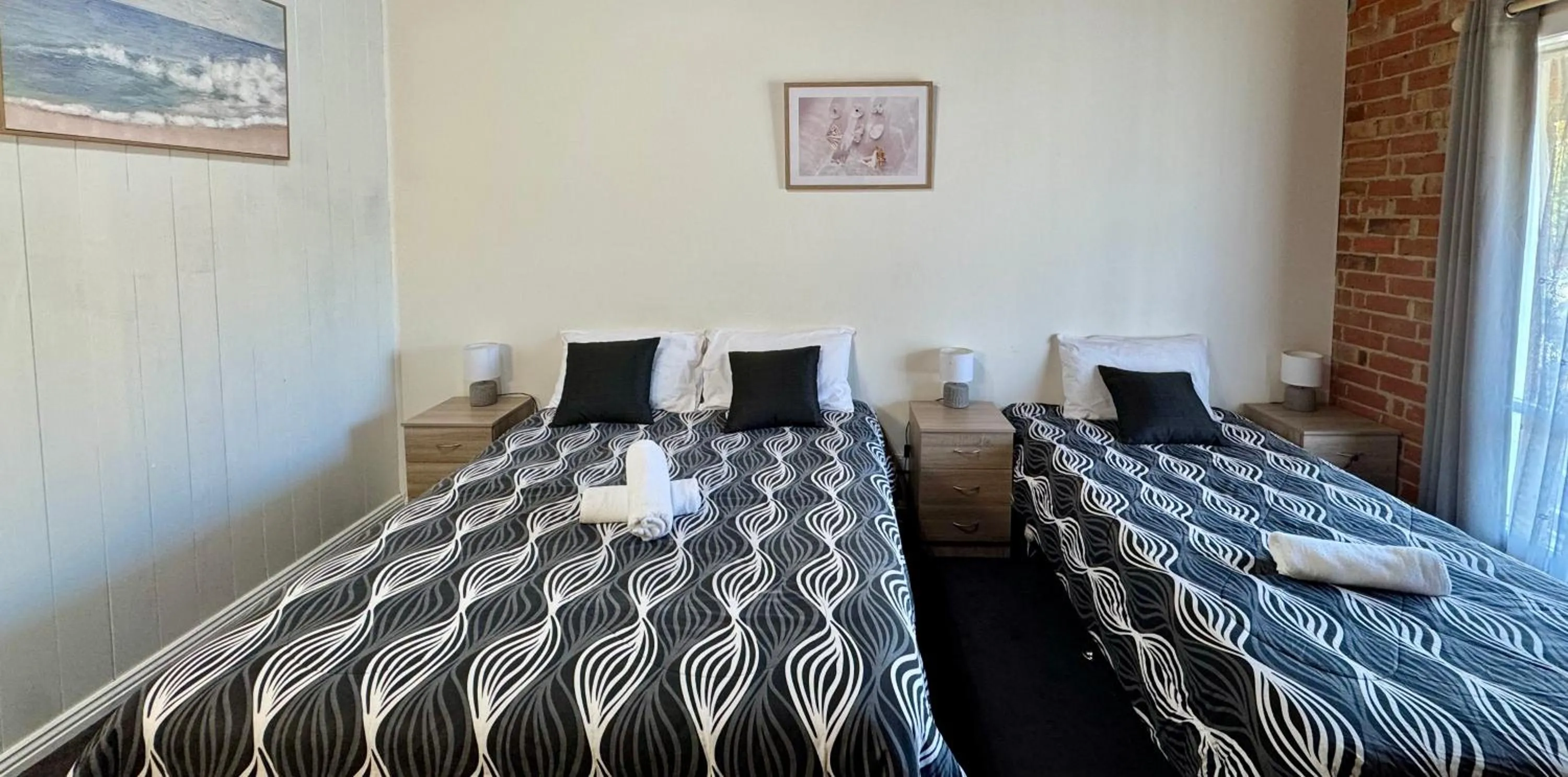 Bedroom, Bed in Diamond House Motor Inn