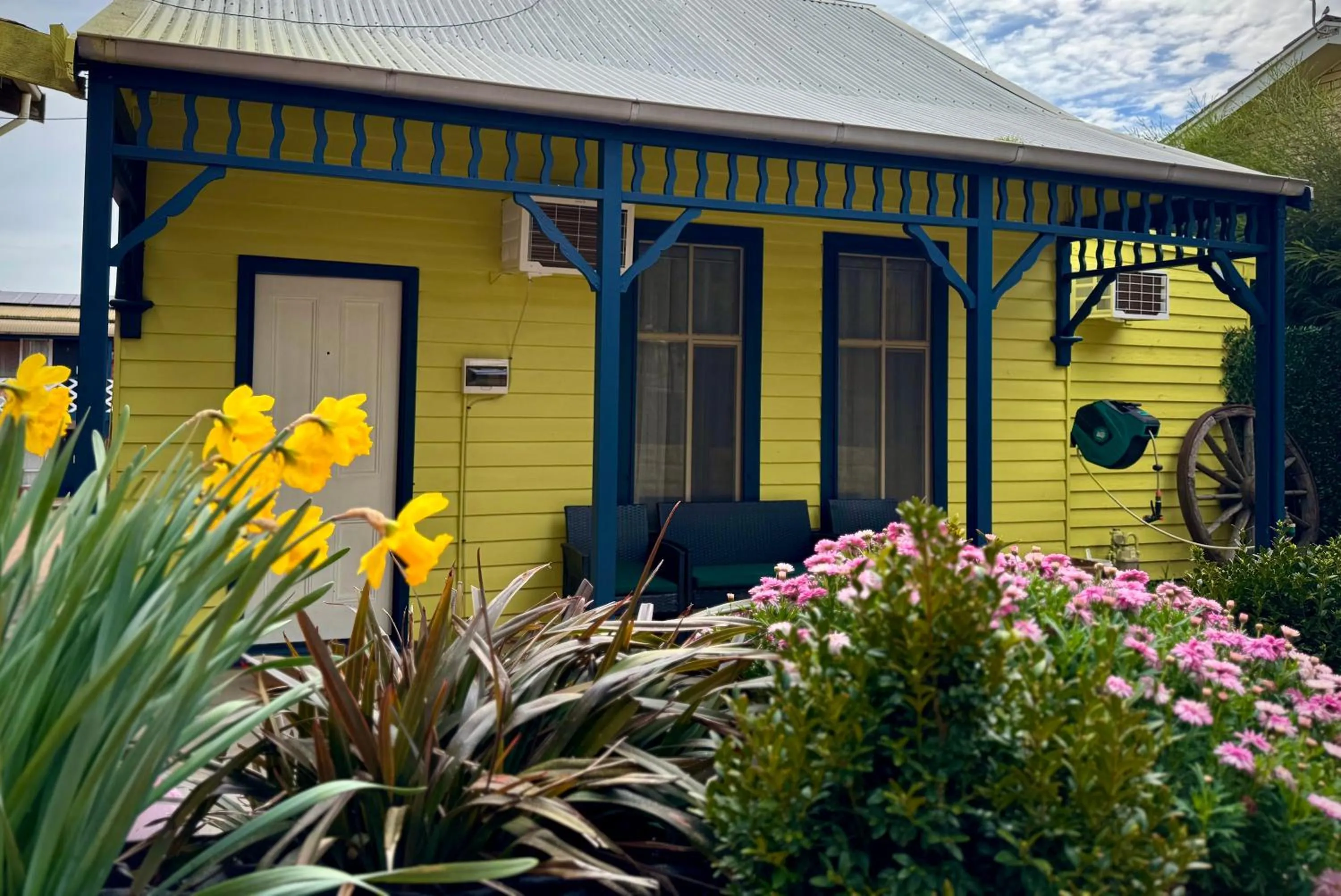 Family in Diamond House Motor Inn
