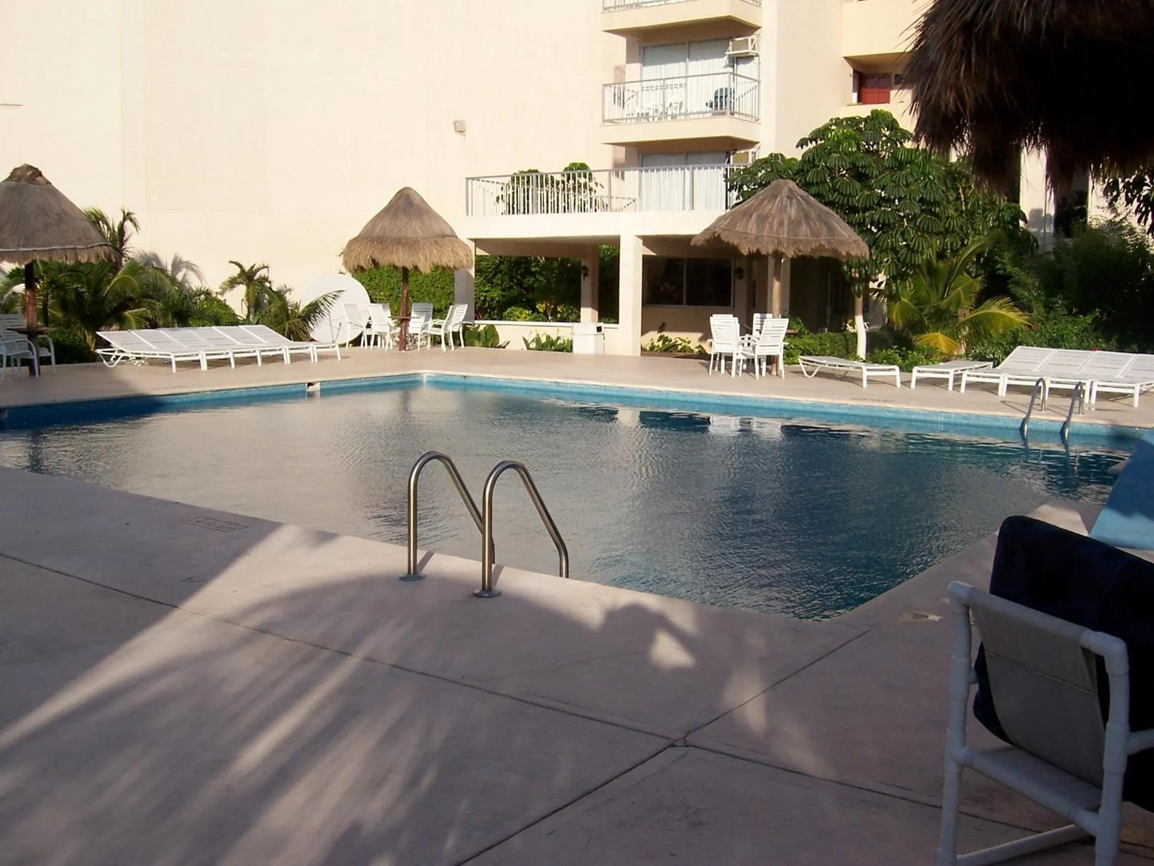 Swimming pool in Salvia Cancun Aparts