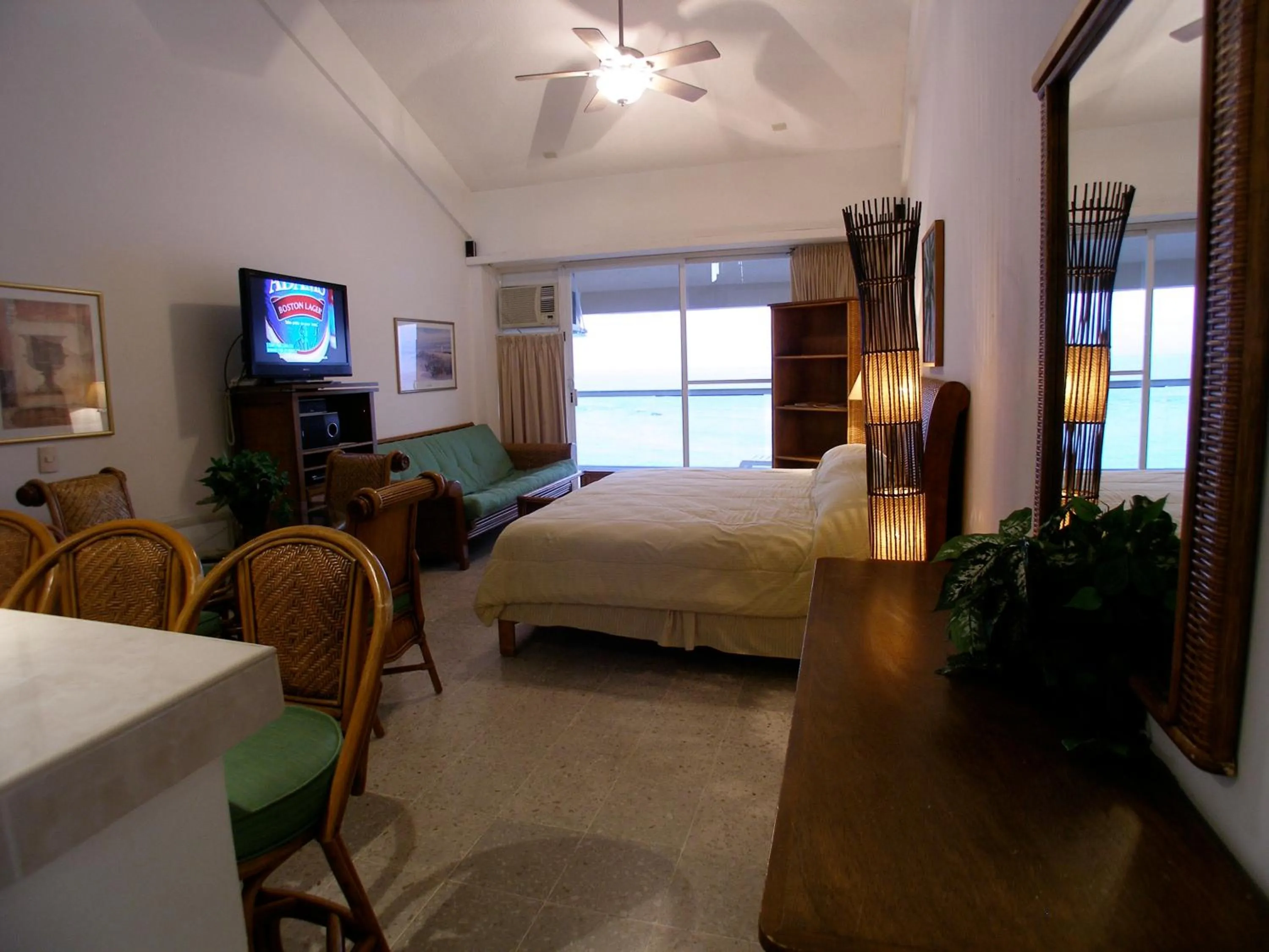 Photo of the whole room, Bed in Salvia Cancun Aparts