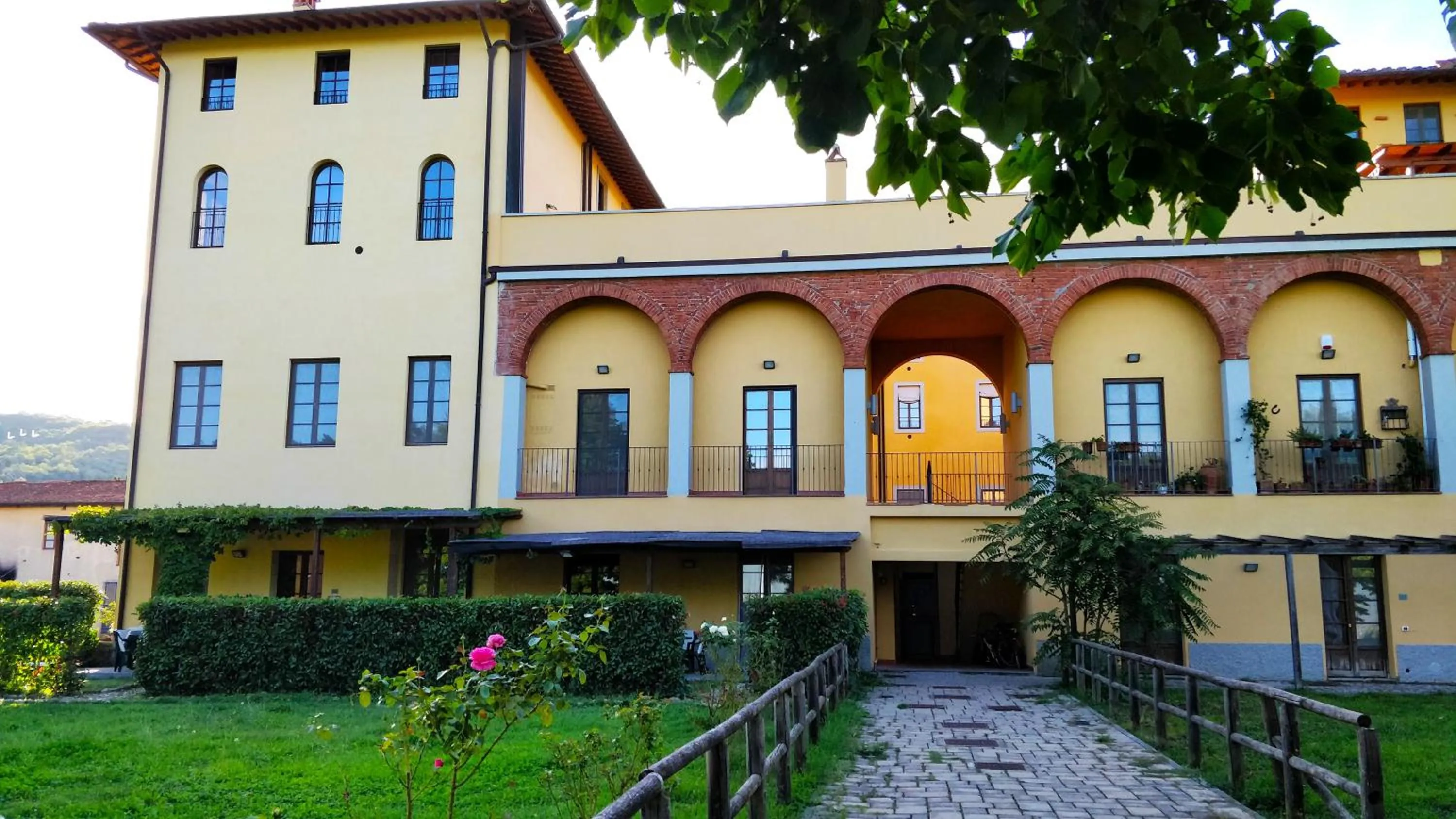 Property building in La Poggerina
