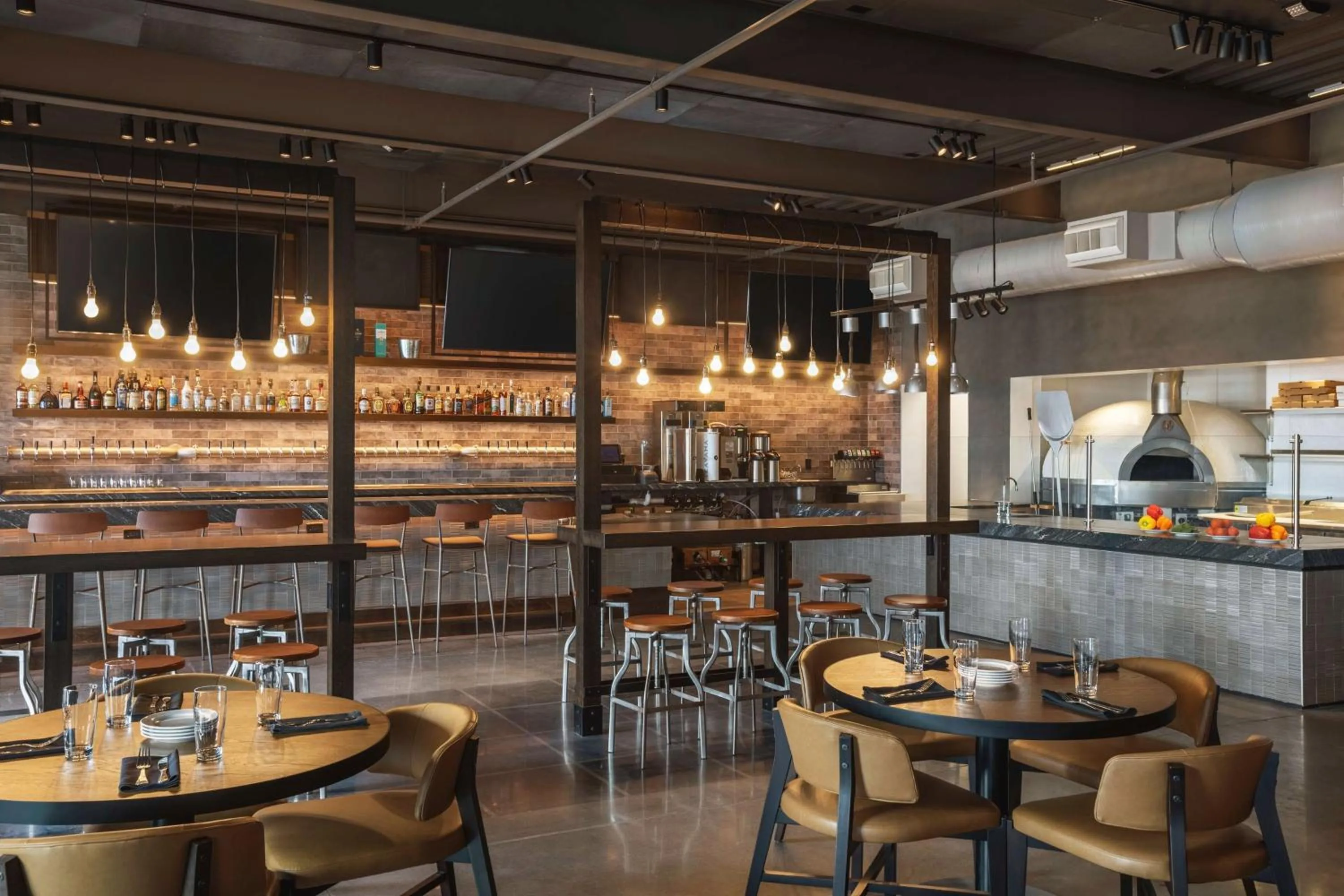 Lounge or bar in Hilton Myrtle Beach Resort