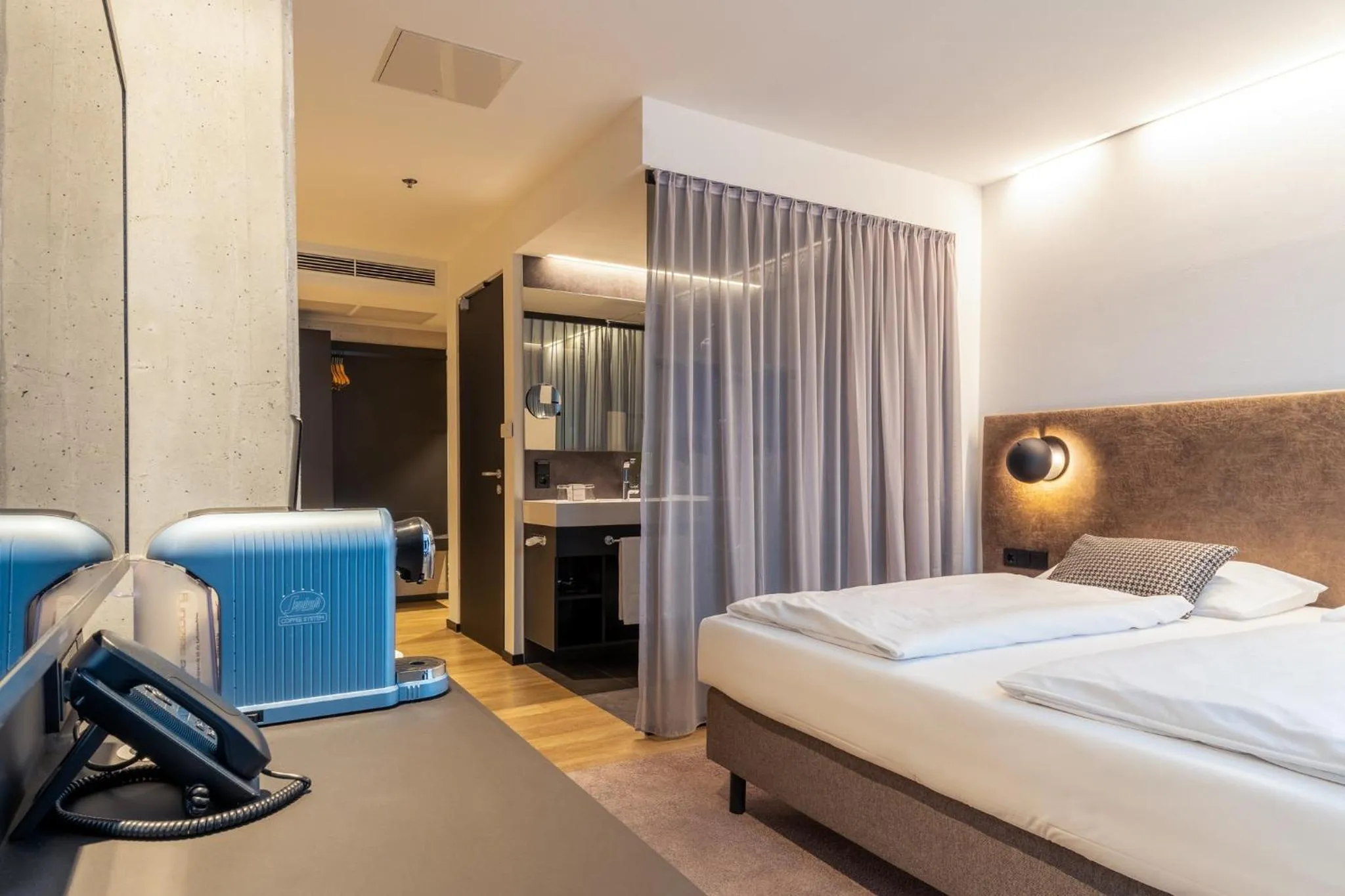 Photo of the whole room, Bed in arte Hotel Salzburg