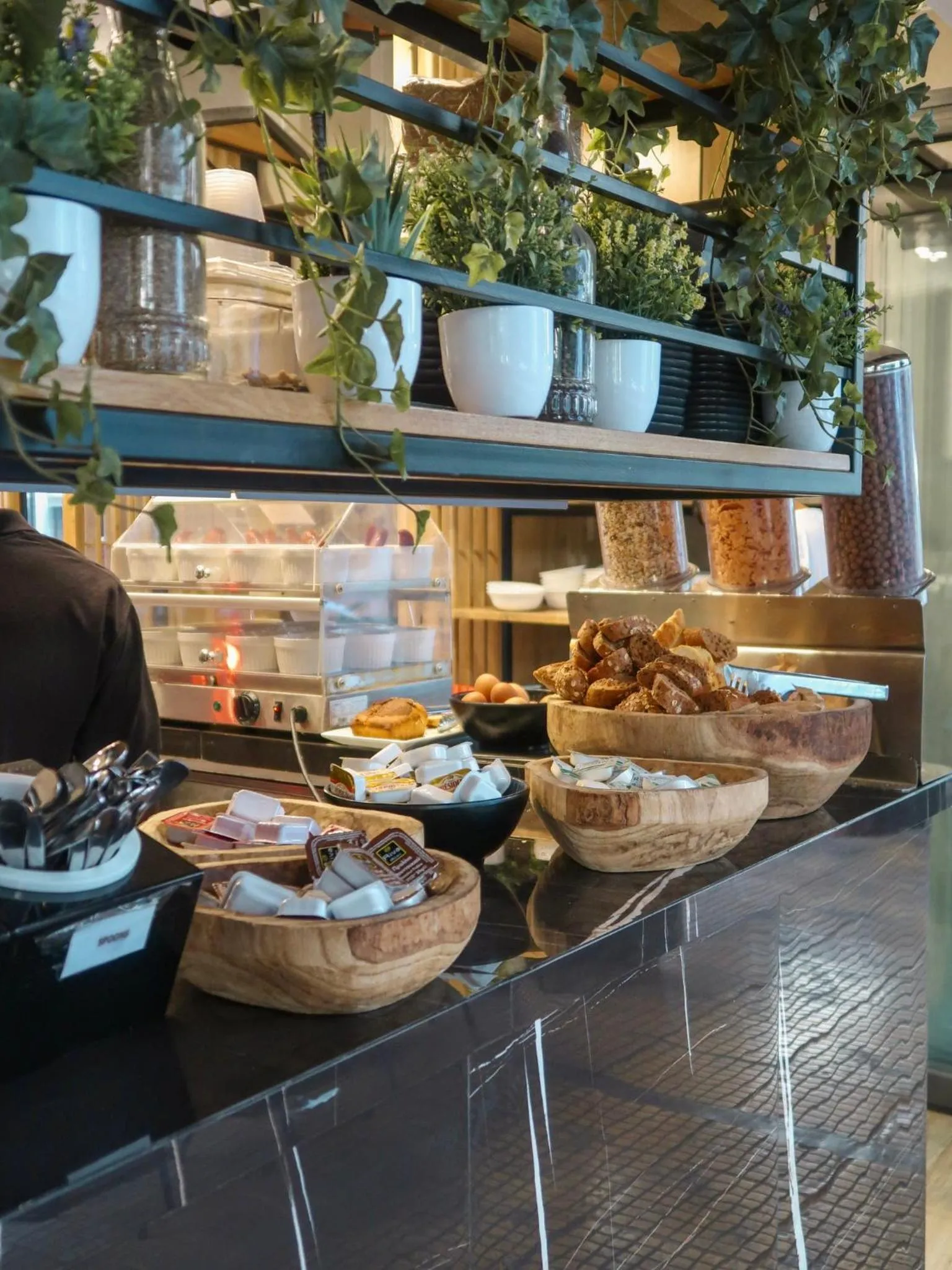 Breakfast in Athens Studios