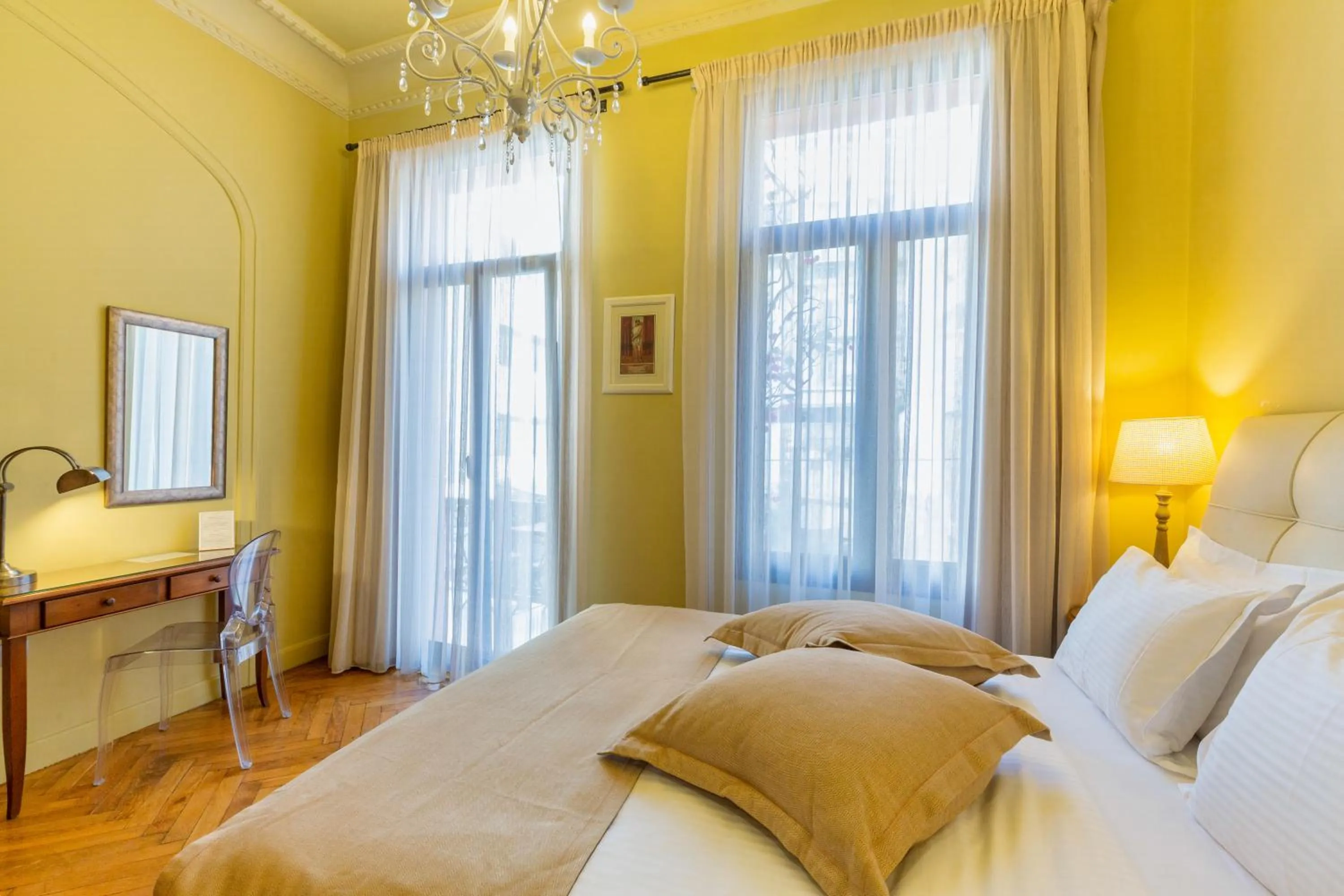 Bed in Sweet Home Hotel