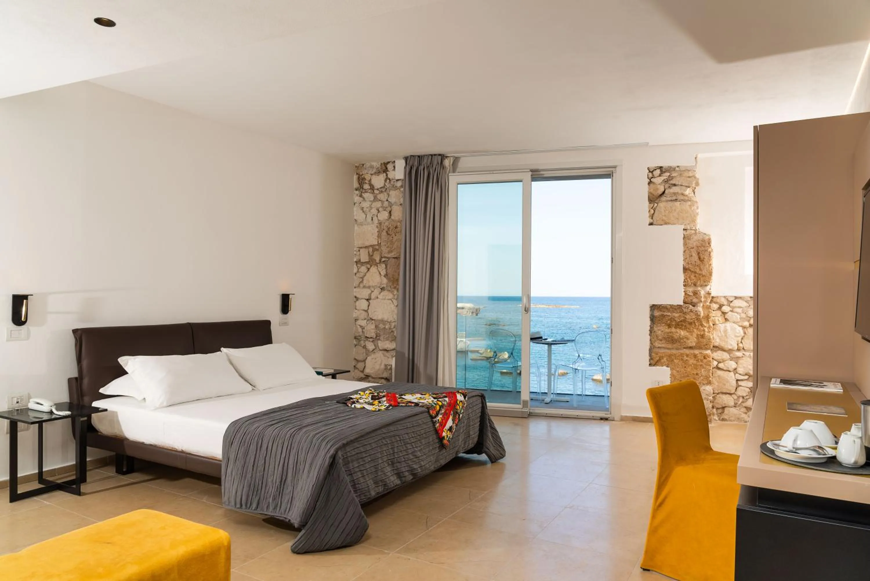 Bed in Re Dionisio Luxury Suites