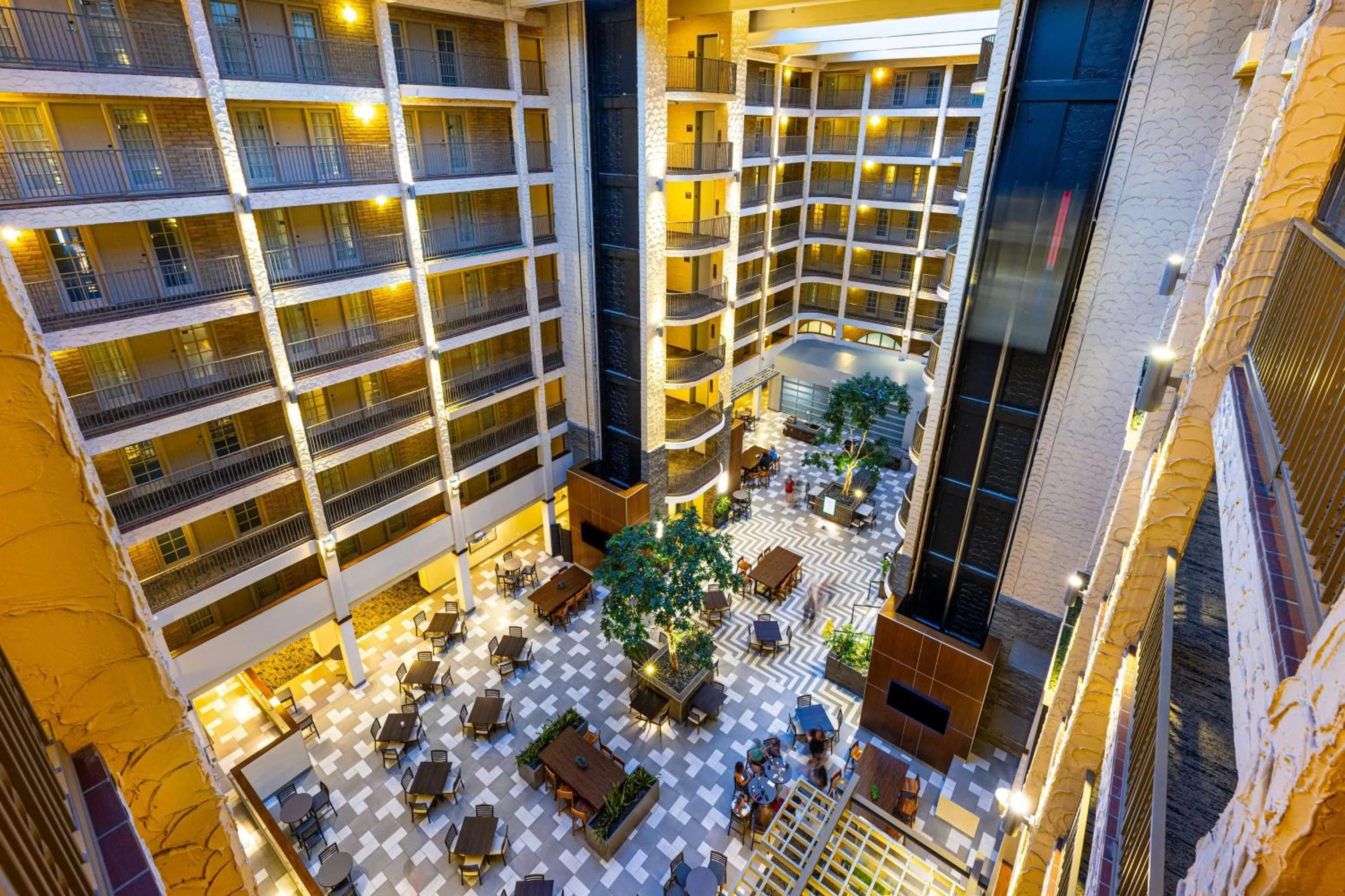 Lobby or reception in Embassy Suites by Hilton Bloomington/Minneapolis