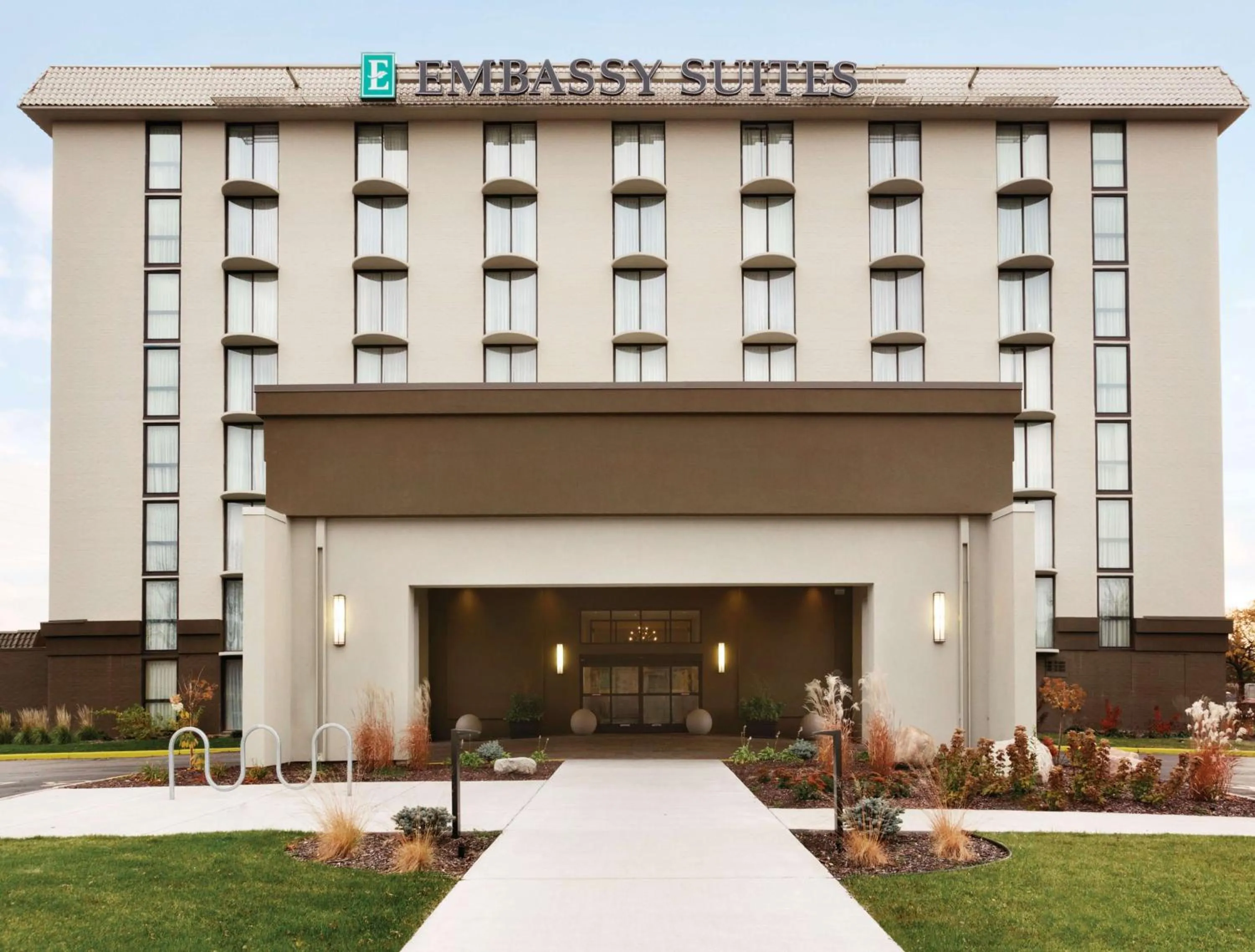 Property building in Embassy Suites by Hilton Bloomington/Minneapolis