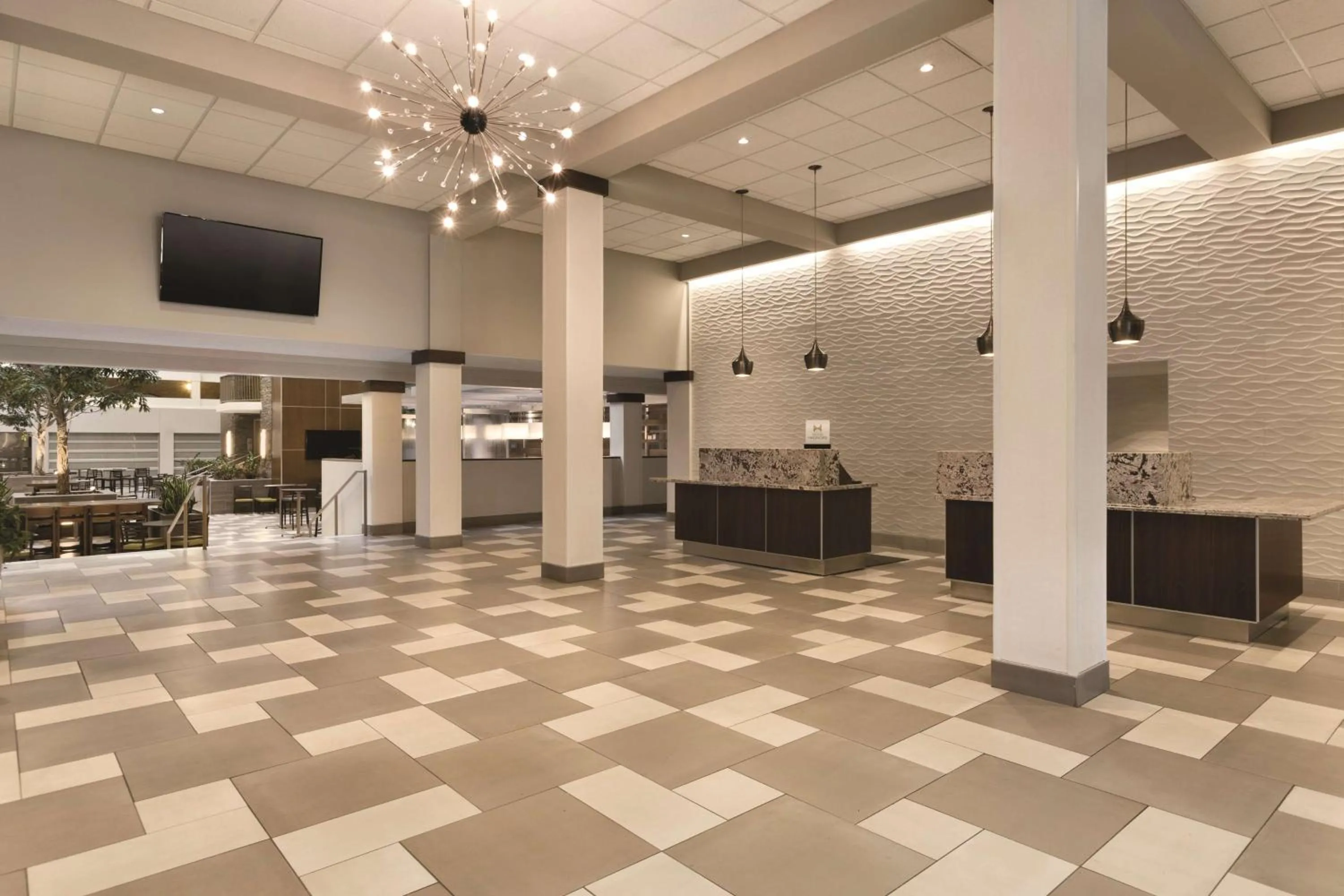 Lobby or reception in Embassy Suites by Hilton Bloomington/Minneapolis