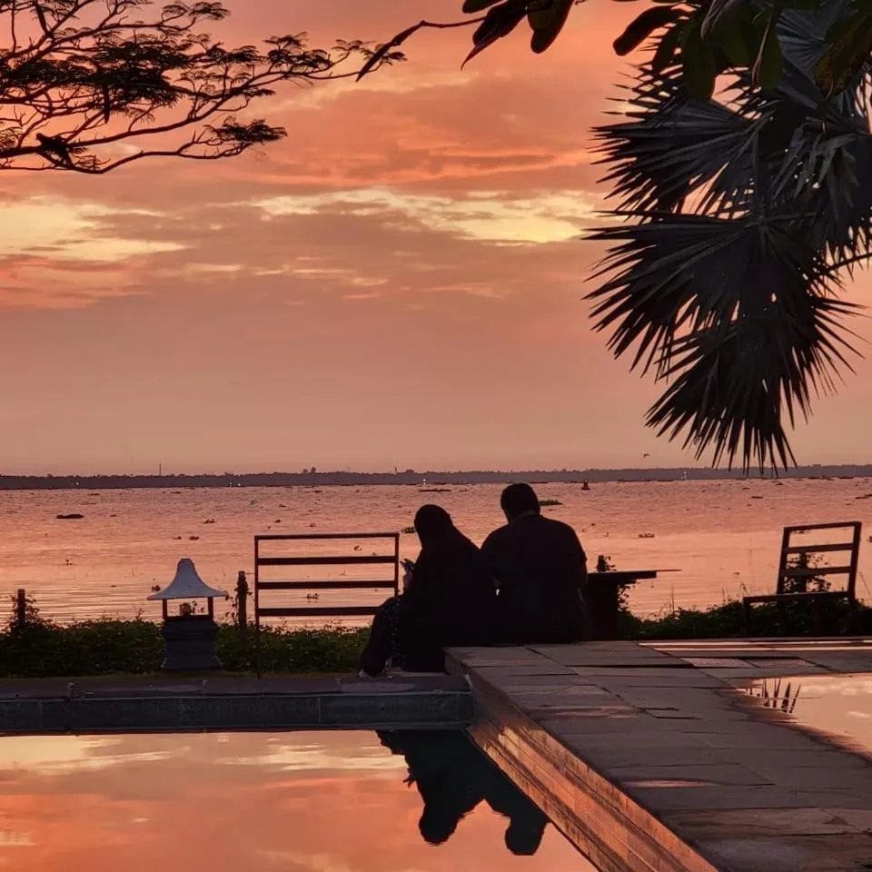 Deshadan Backwater Resort - The best sunrise view
