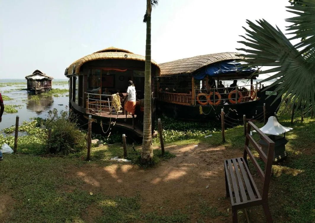 Deshadan Backwater Resort - The best sunrise view