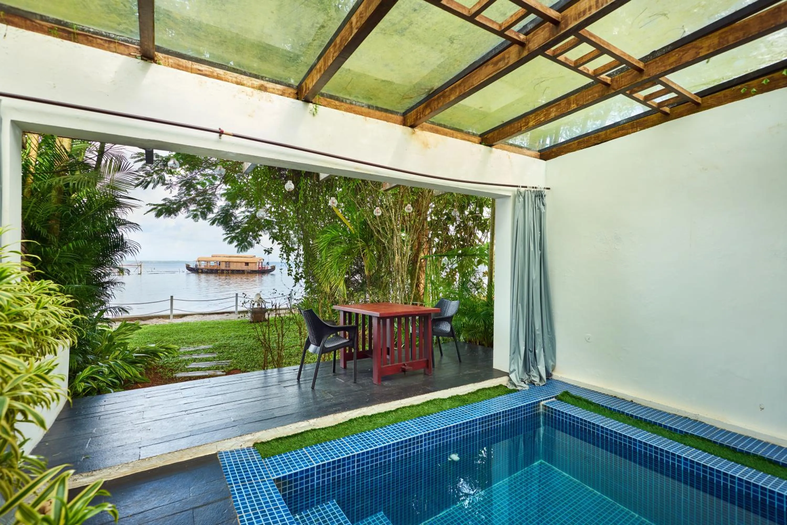 Deshadan Backwater Resort - The best sunrise view