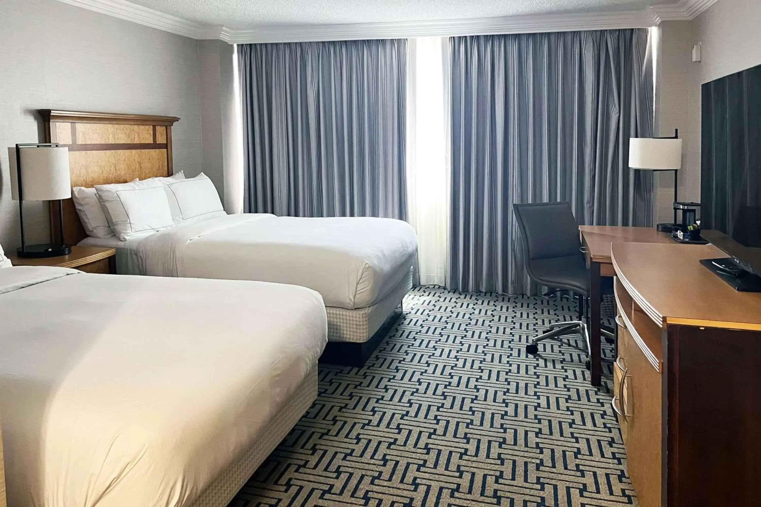 Queen Room with Two Queen Beds with Pool View in Hilton Ocala Queen Room with Two Queen Beds with Pool View in Hilton Ocala