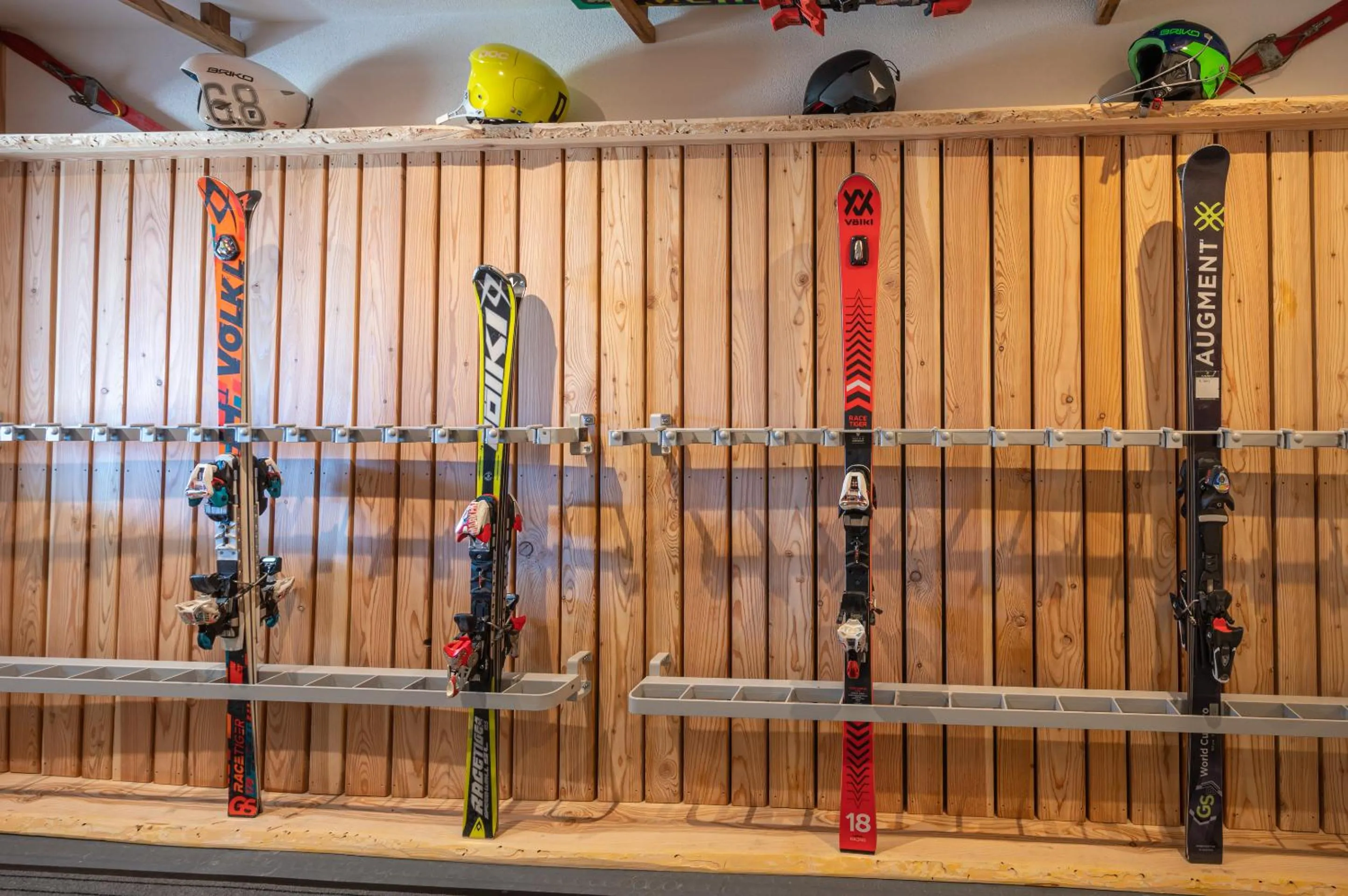 Skiing in Residence Treyer