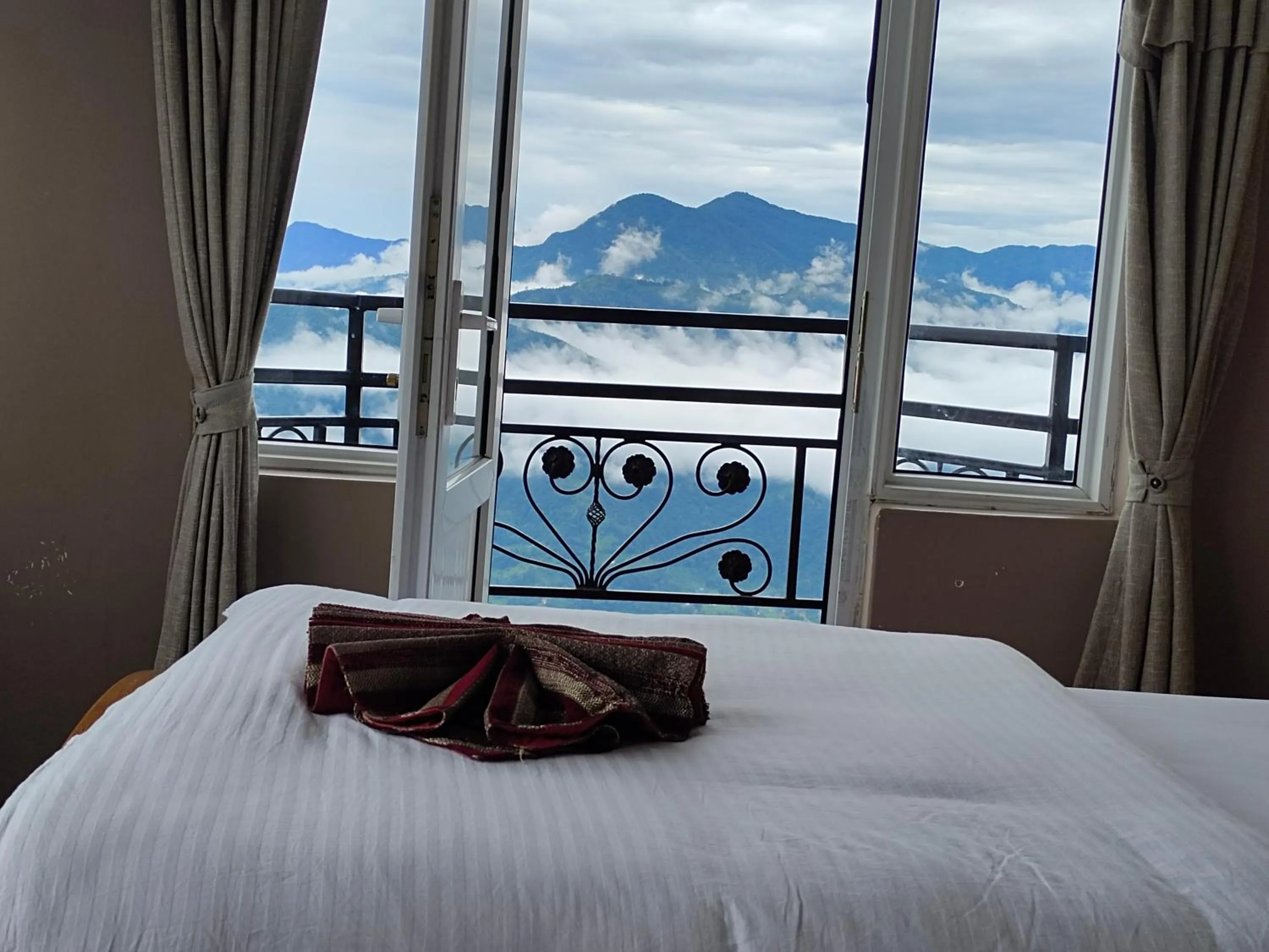 Bed in Hotel High Ground Inn Sarangkot