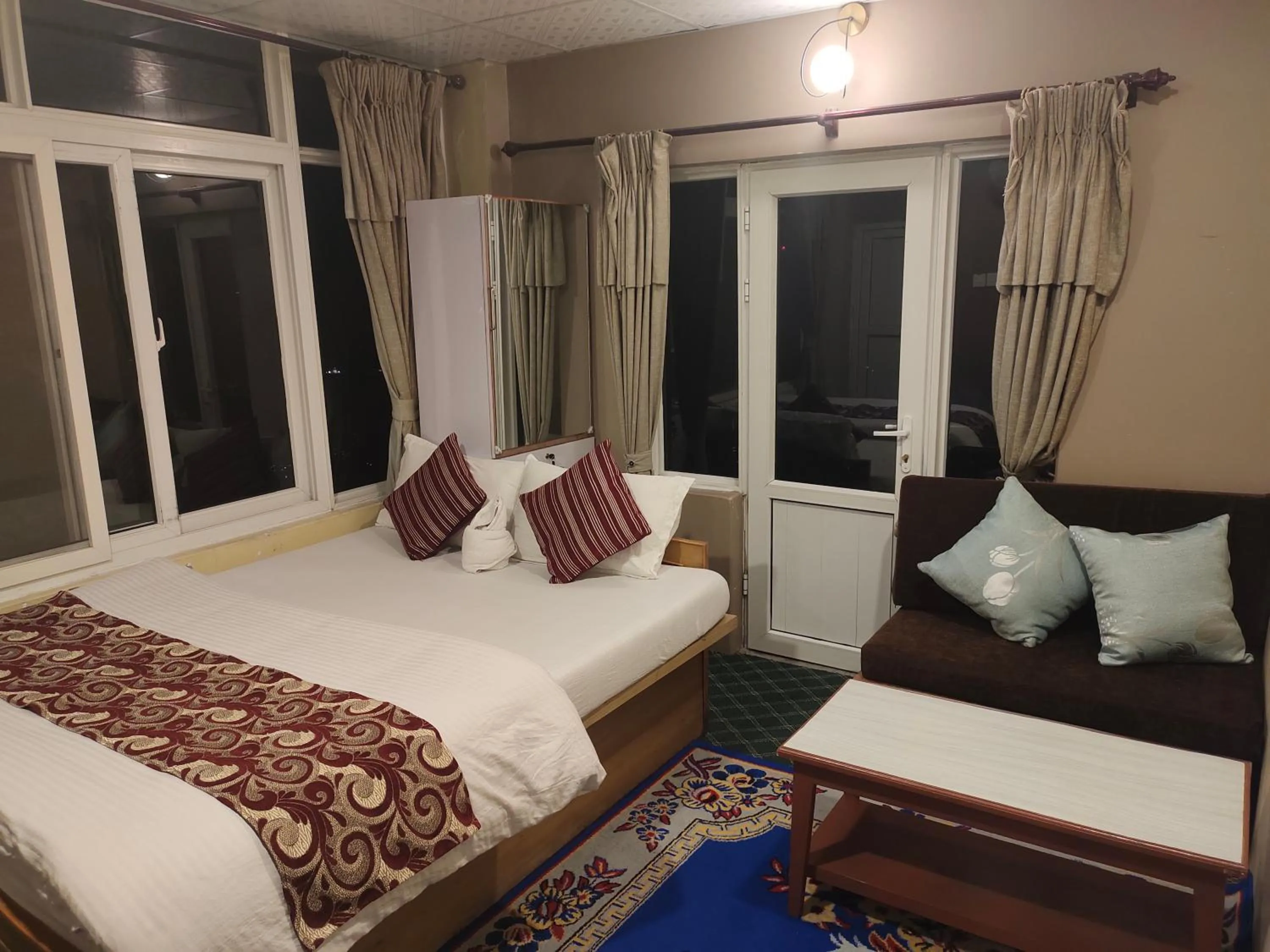 Bed in Hotel High Ground Inn Sarangkot