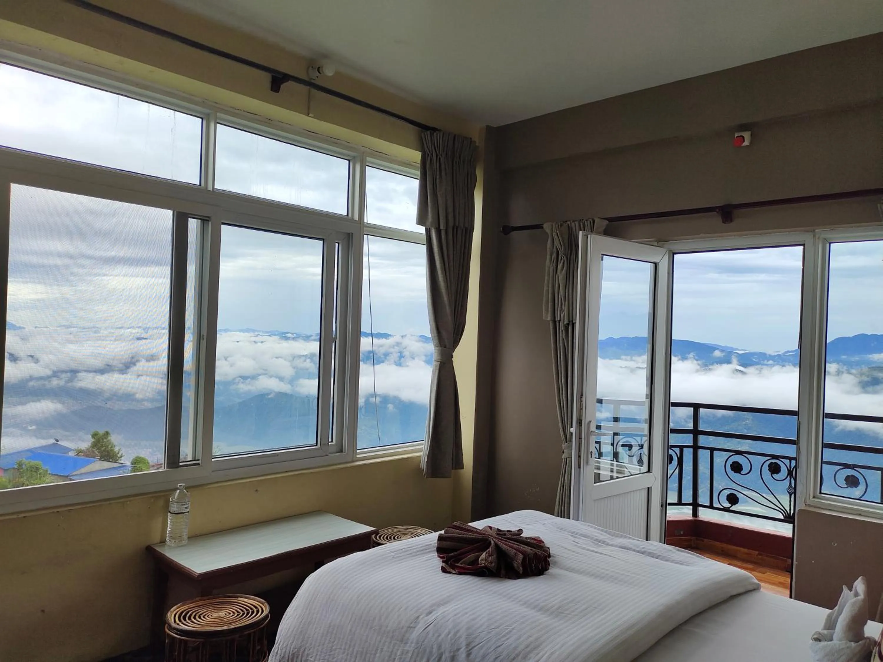 Bed in Hotel High Ground Inn Sarangkot